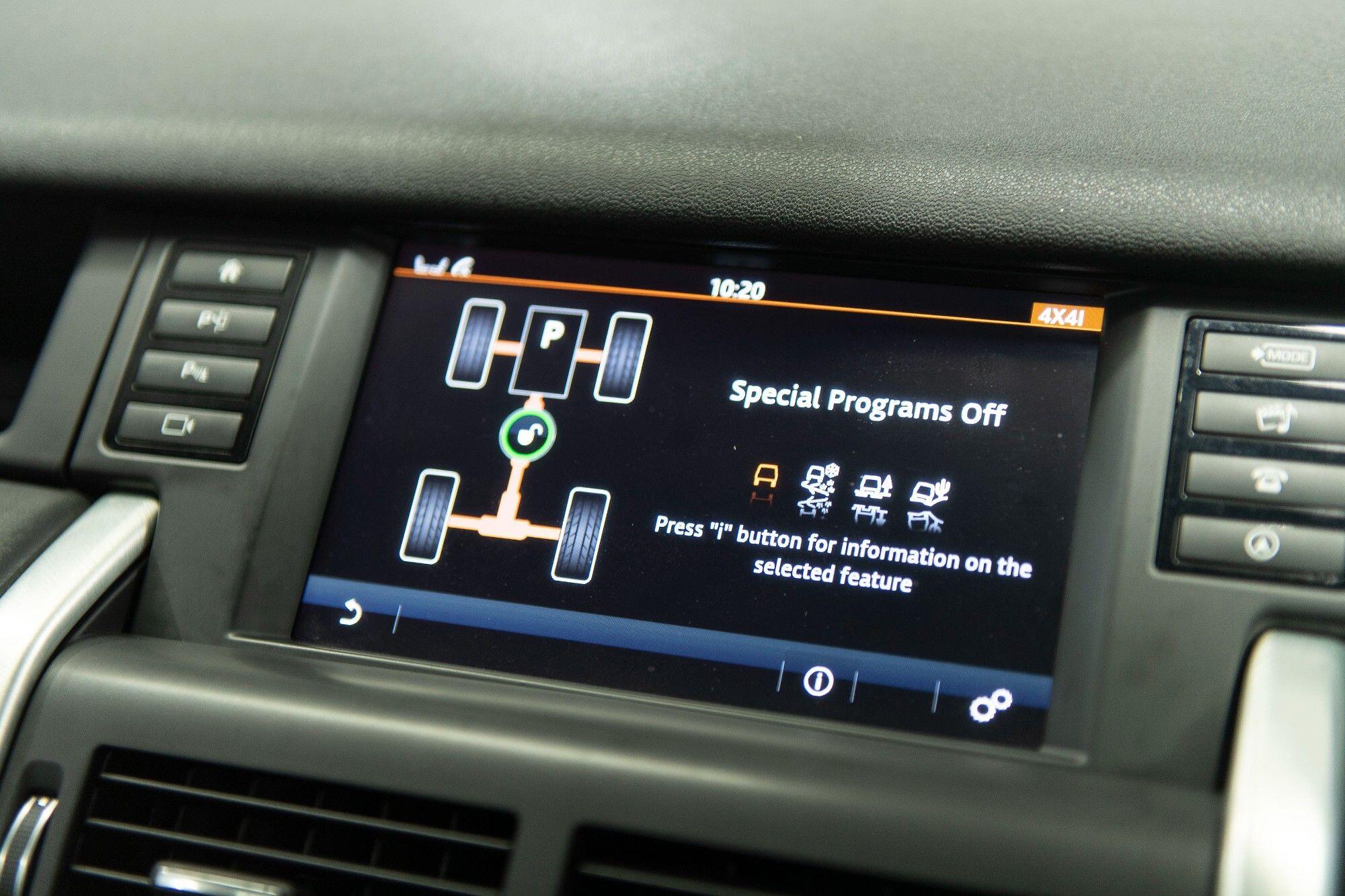 Land Rover Discovery Sport view 34