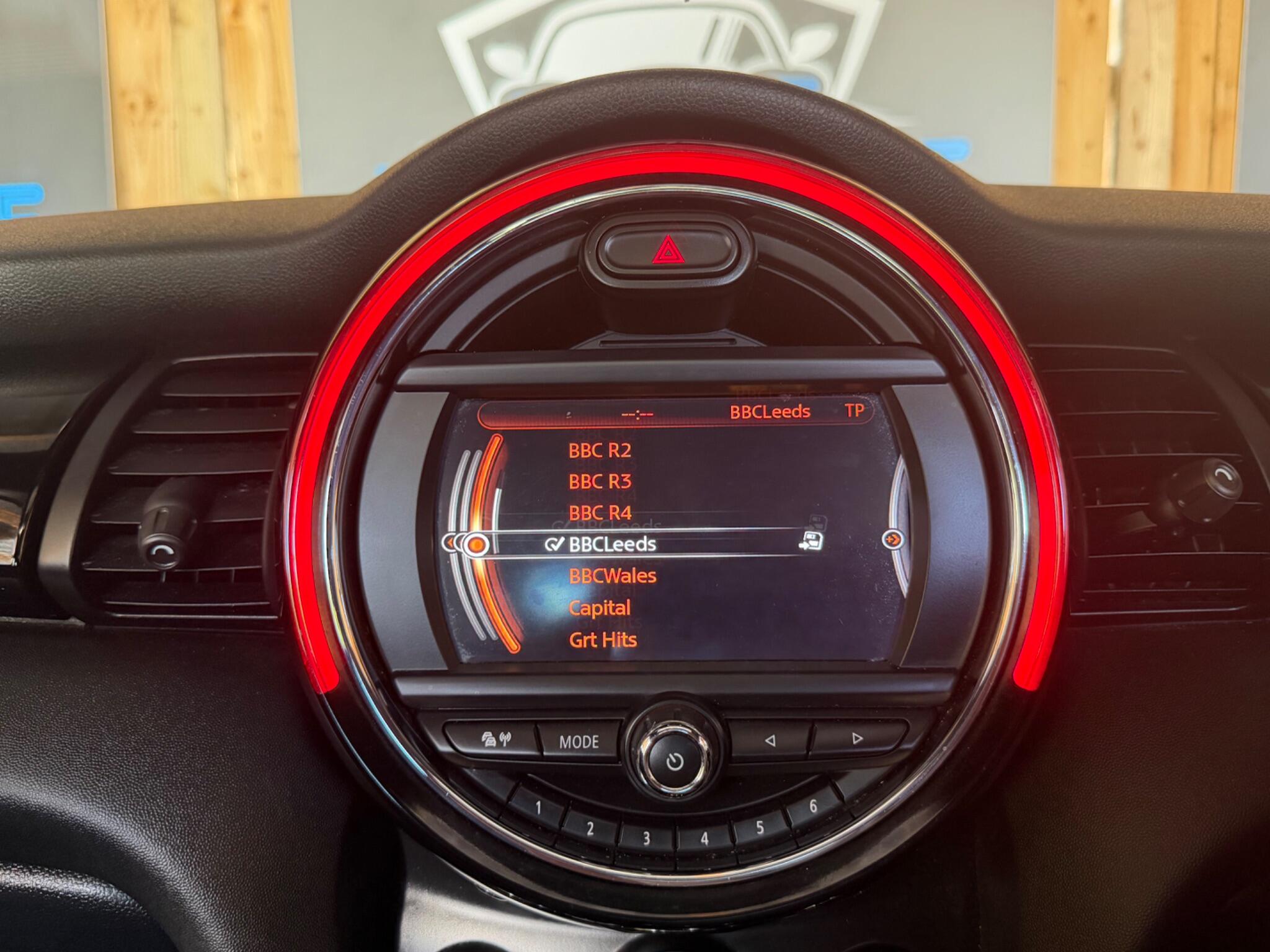 Mini Hatch view 39