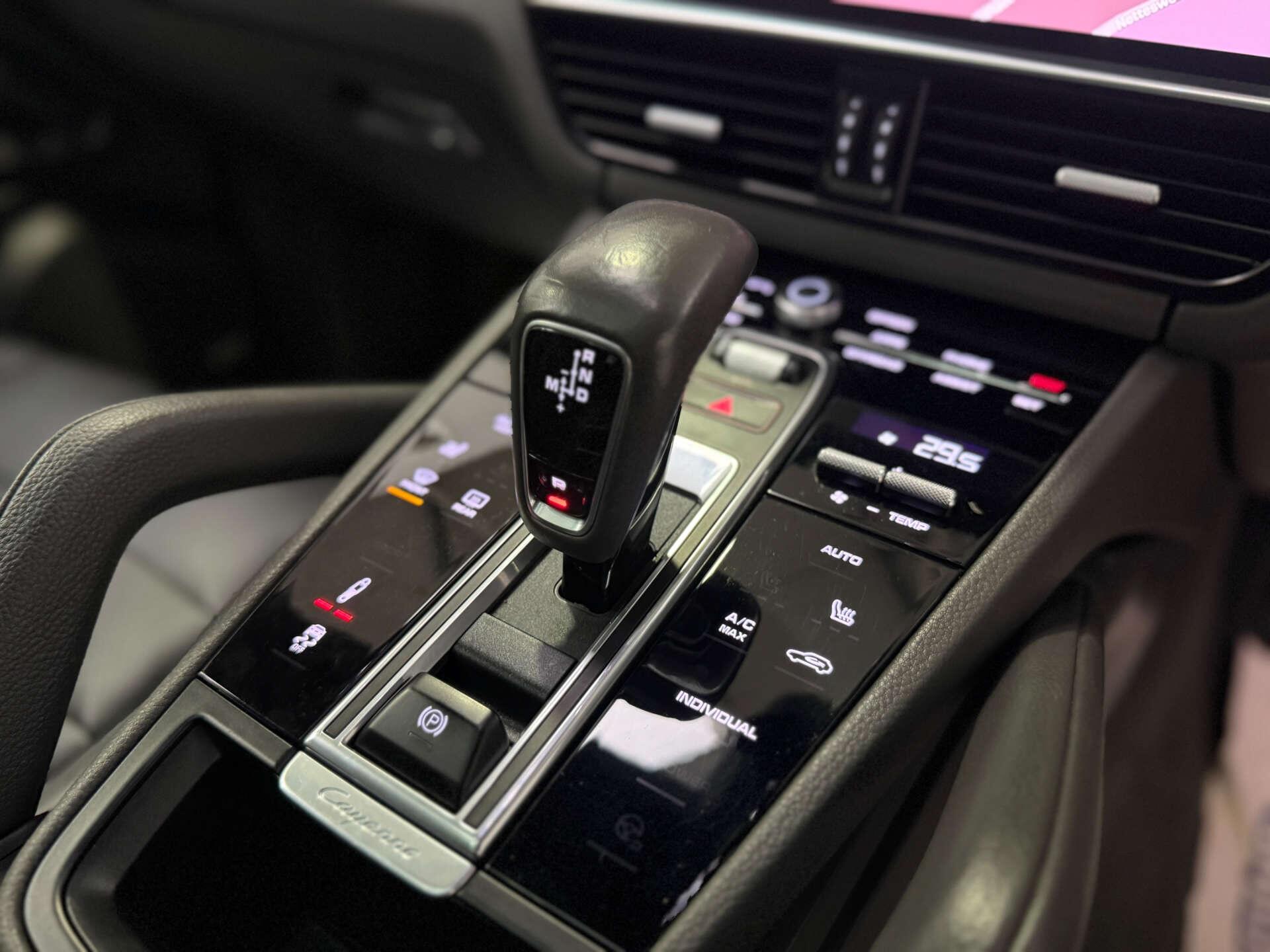 Porsche Cayenne view 22