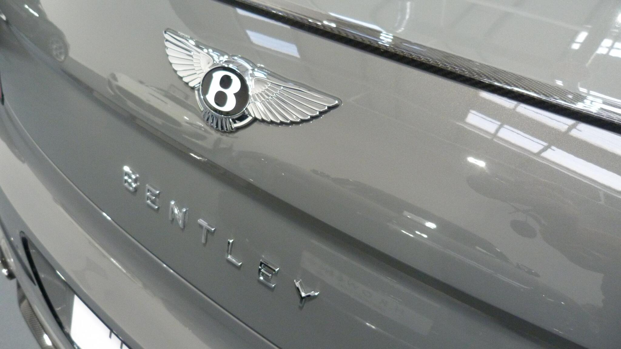 Bentley Flying Spur view 50