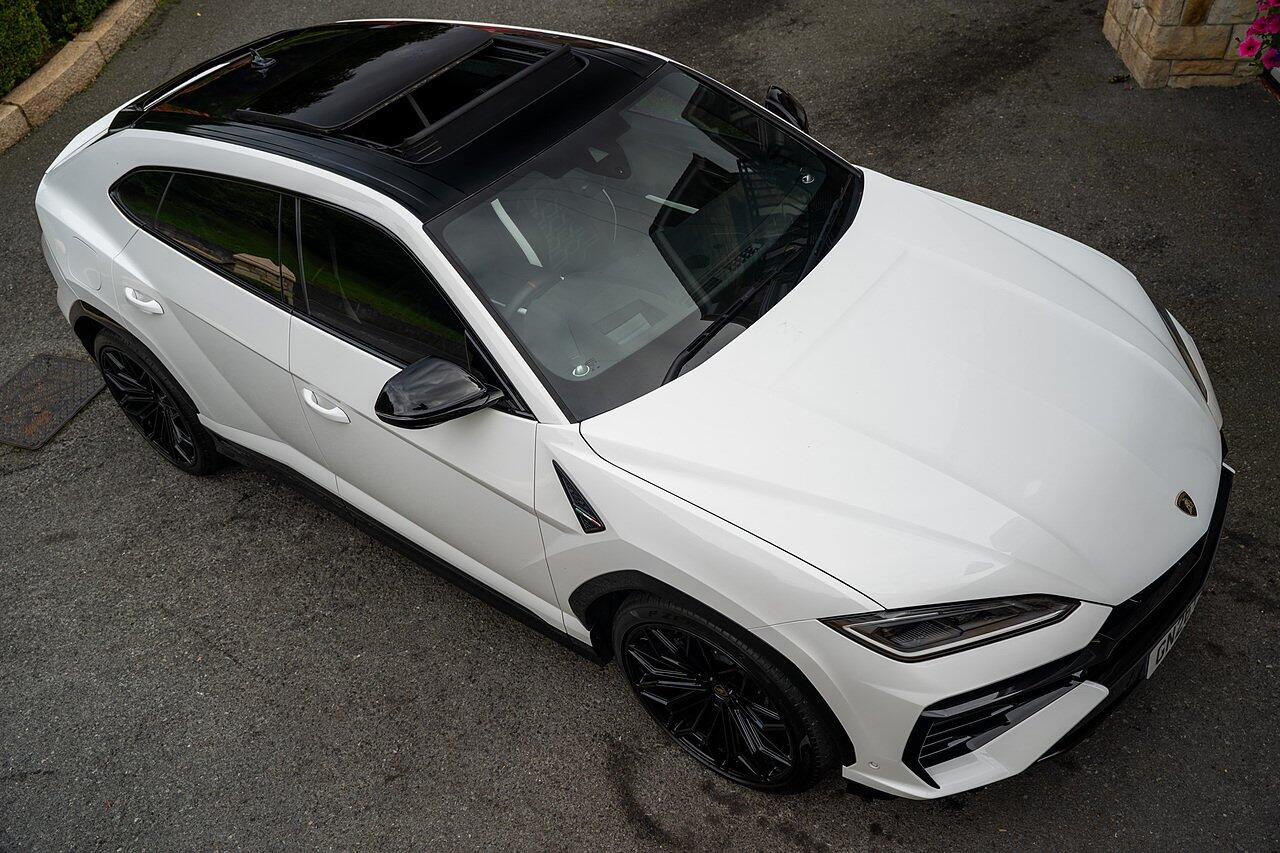 Lamborghini Urus view 23