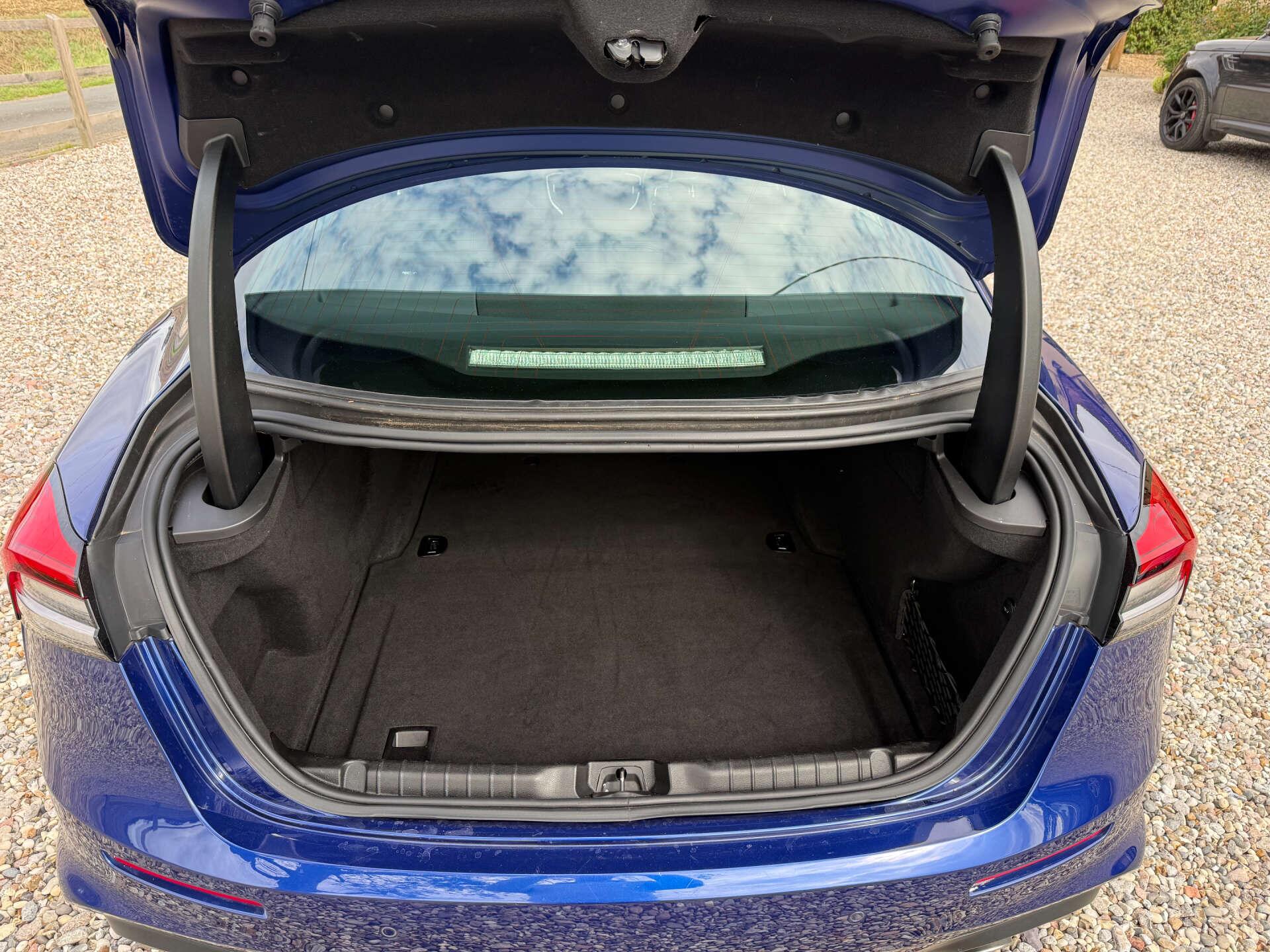 Maserati Ghibli view 13