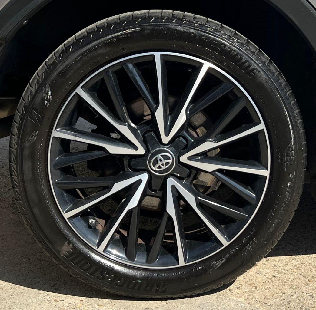 Toyota C-HR view 10