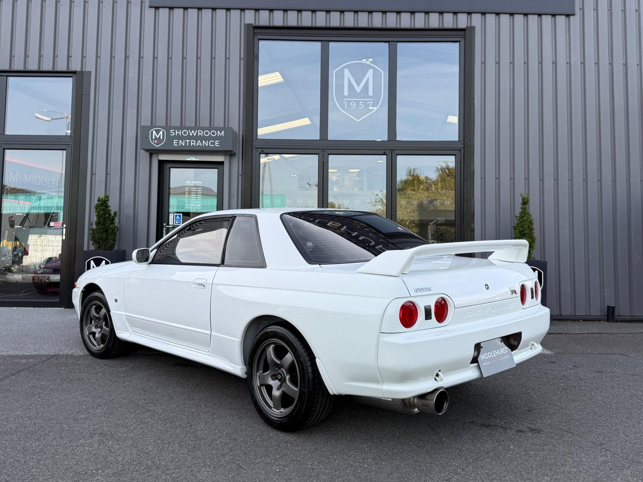 Nissan Skyline view 3