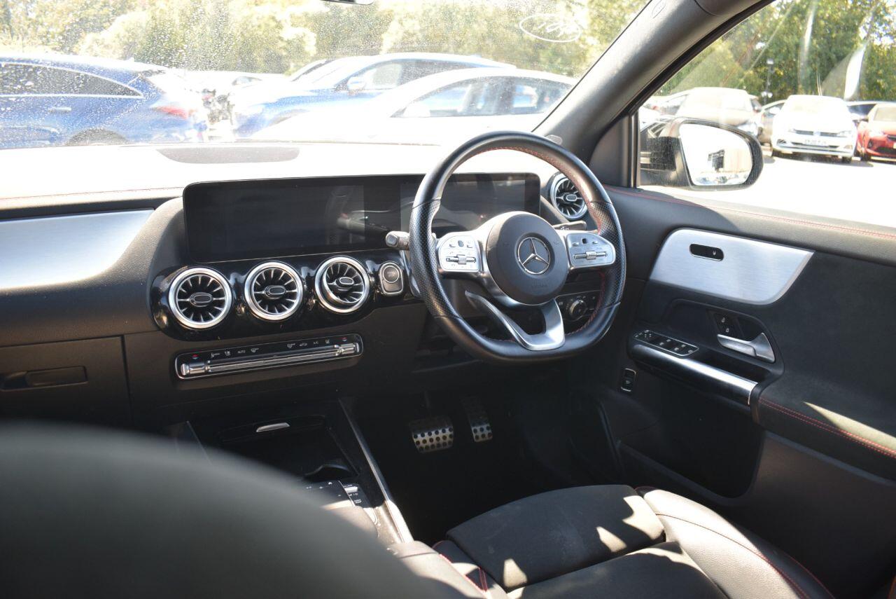 Mercedes-Benz 250 view 3