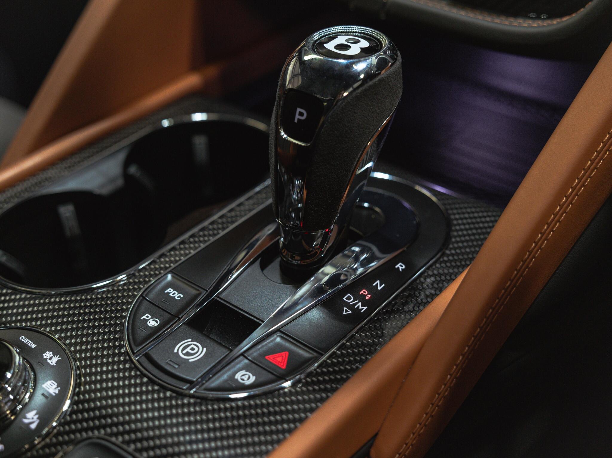 Bentley Bentayga view 14