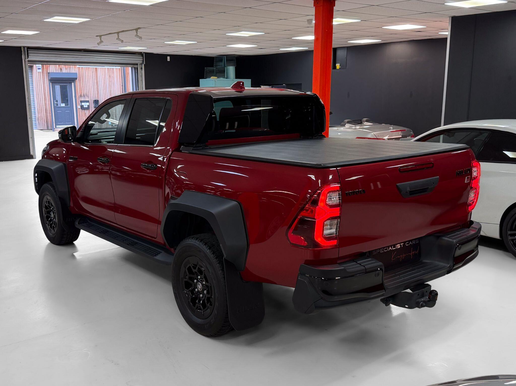 Toyota Hilux view 11