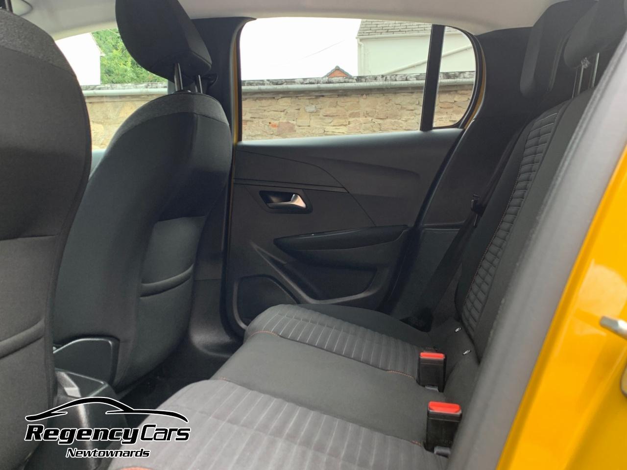 Peugeot 208 view 14