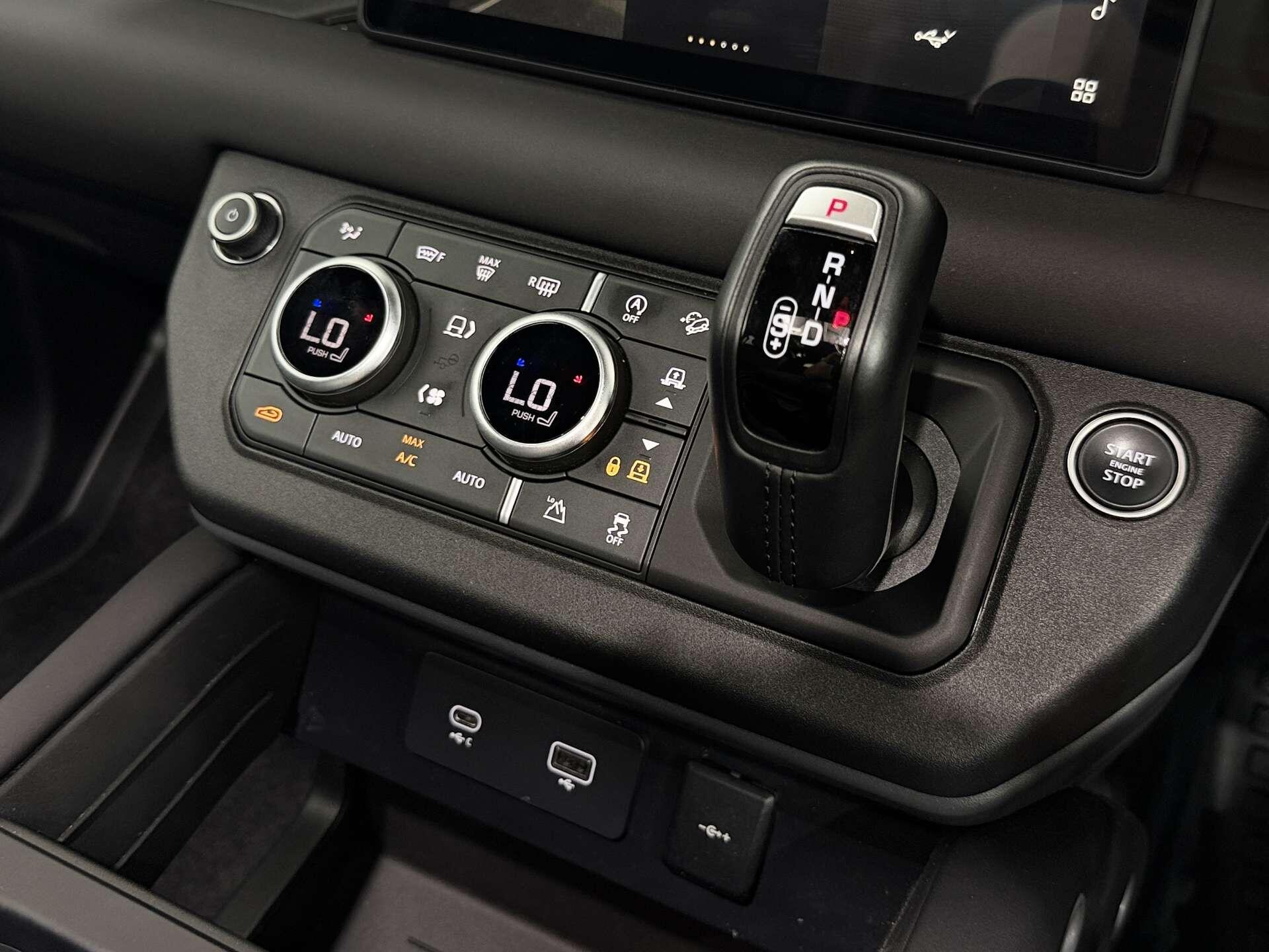 Land Rover Defender view 44
