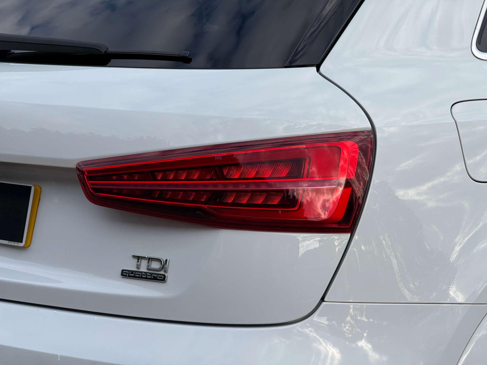 Audi Q3 view 23