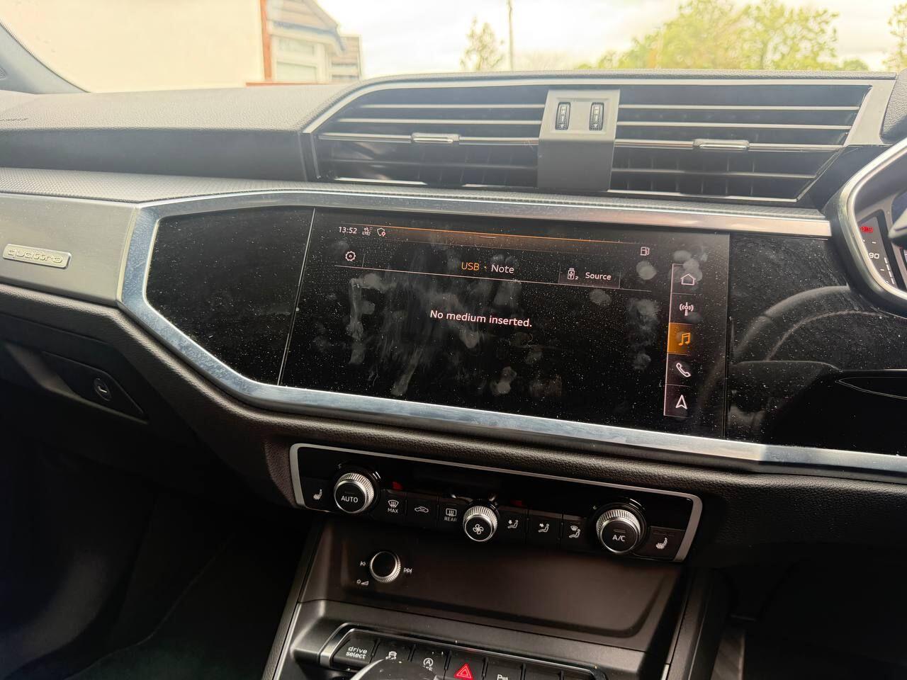 Audi Q3 view 47