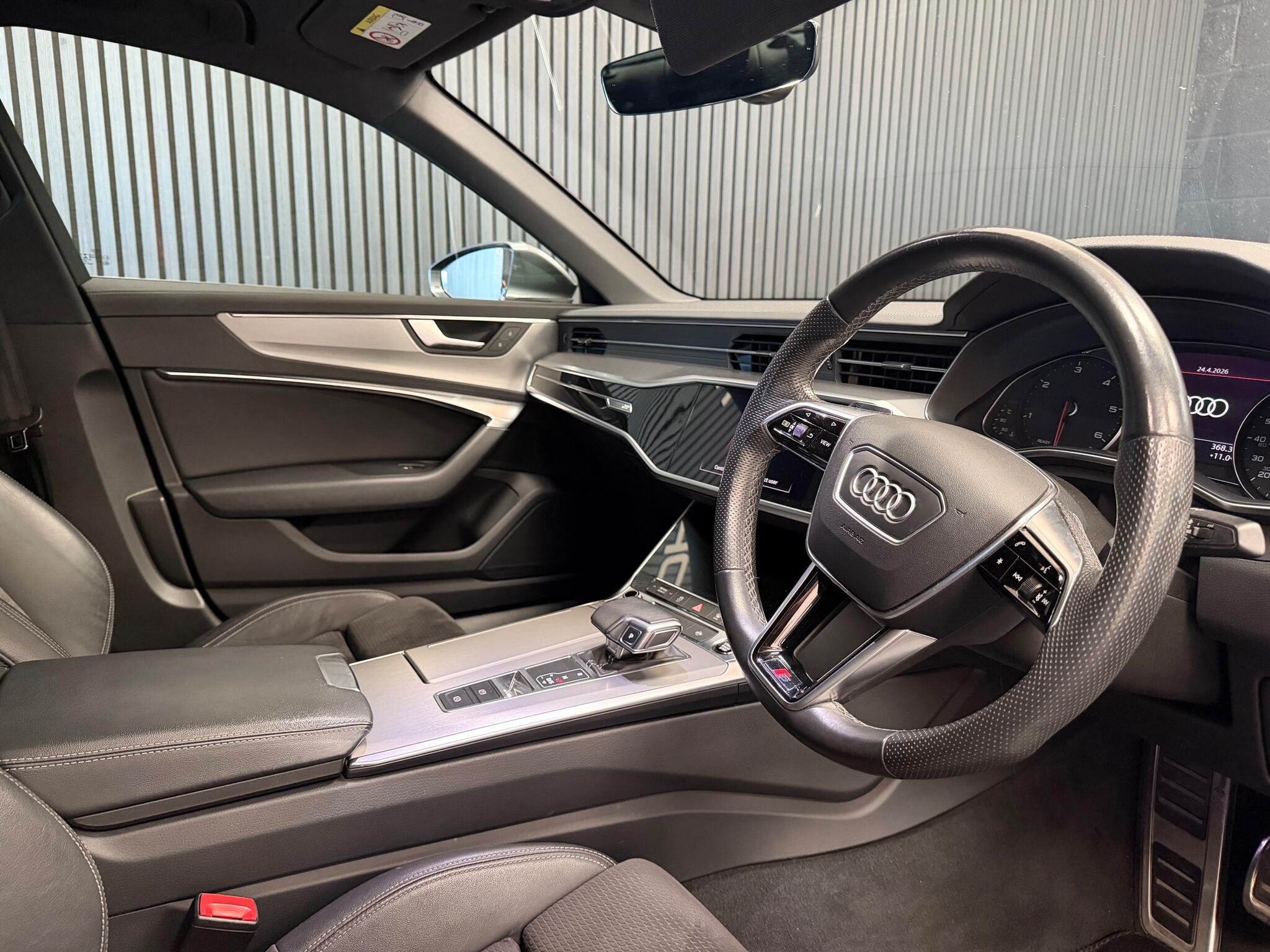 Audi A6 view 3