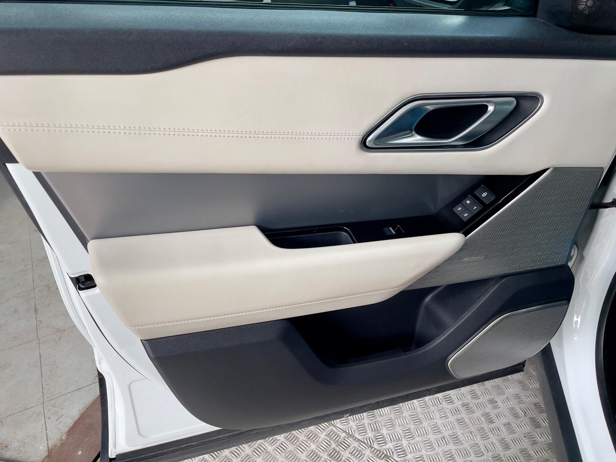 Land Rover Range Rover Velar view 50
