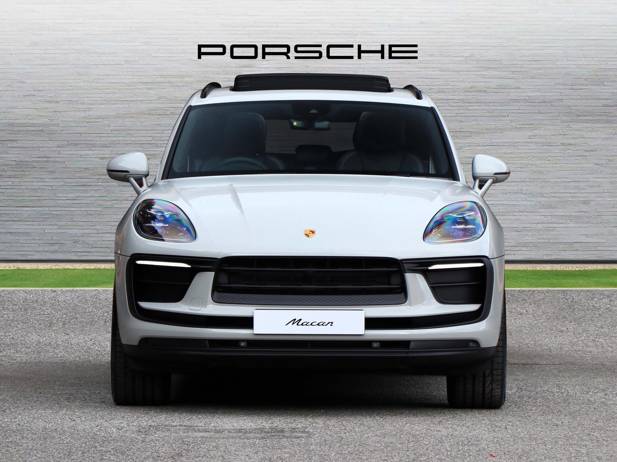 Porsche Macan view 7