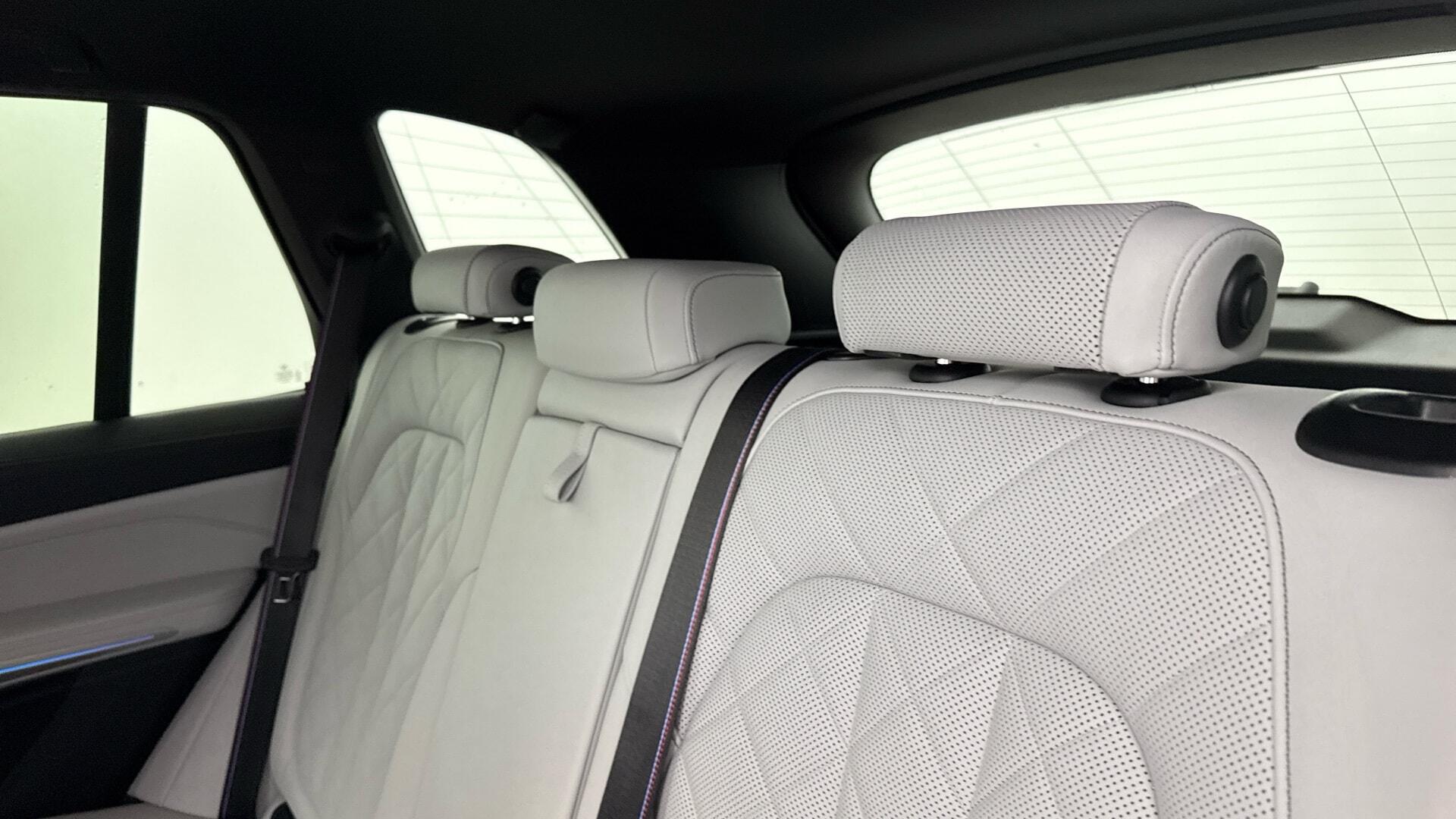 BMW X5 view 12