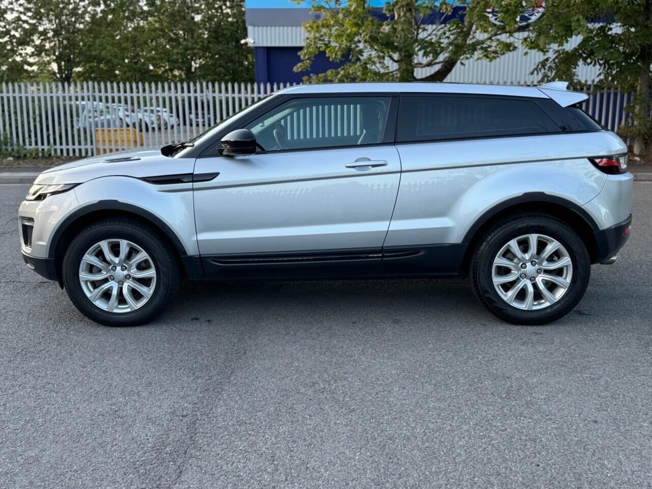 Land Rover Range Rover Evoque view 6