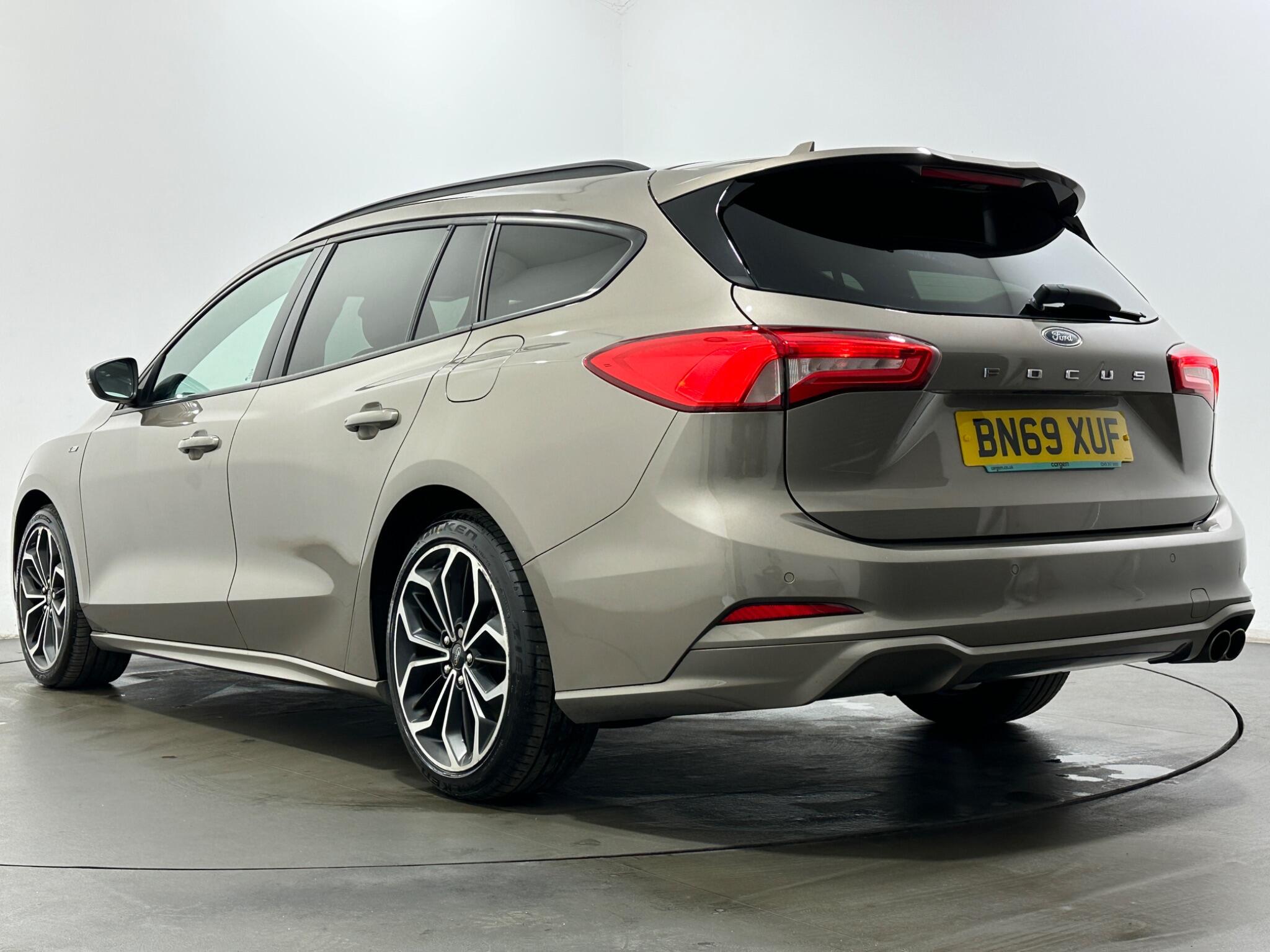 Ford Focus view 46