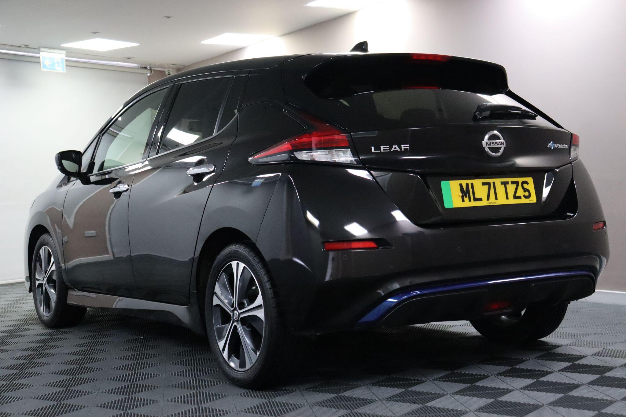 Nissan Leaf view 22