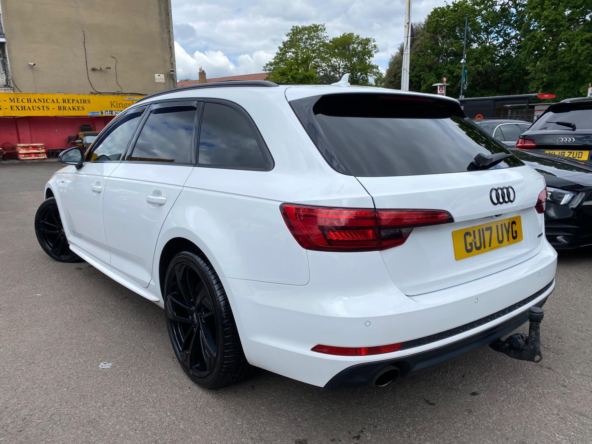 Audi A4 Avant view 14
