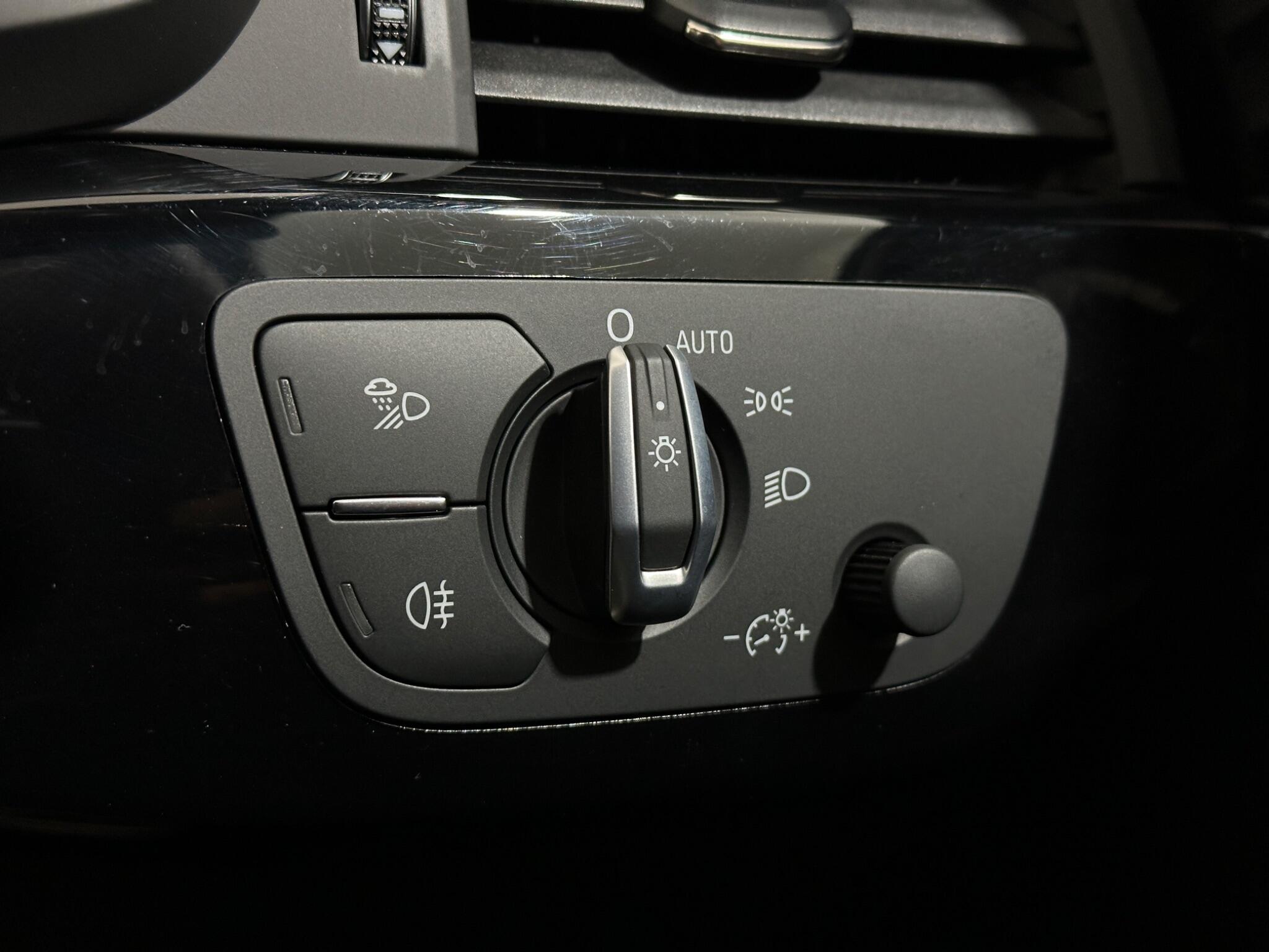 Audi A4 view 18