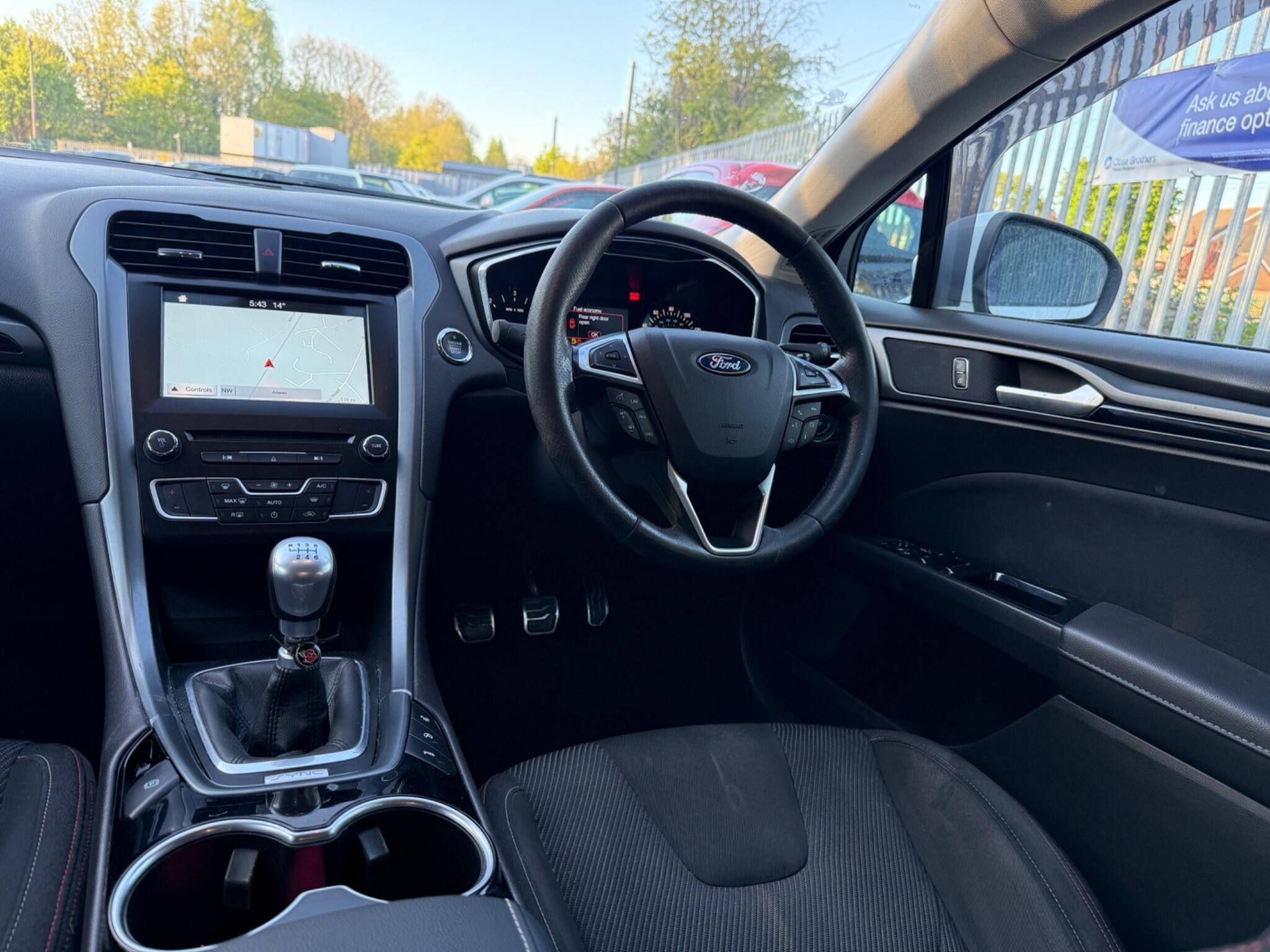 2016 Ford Mondeo image 35
