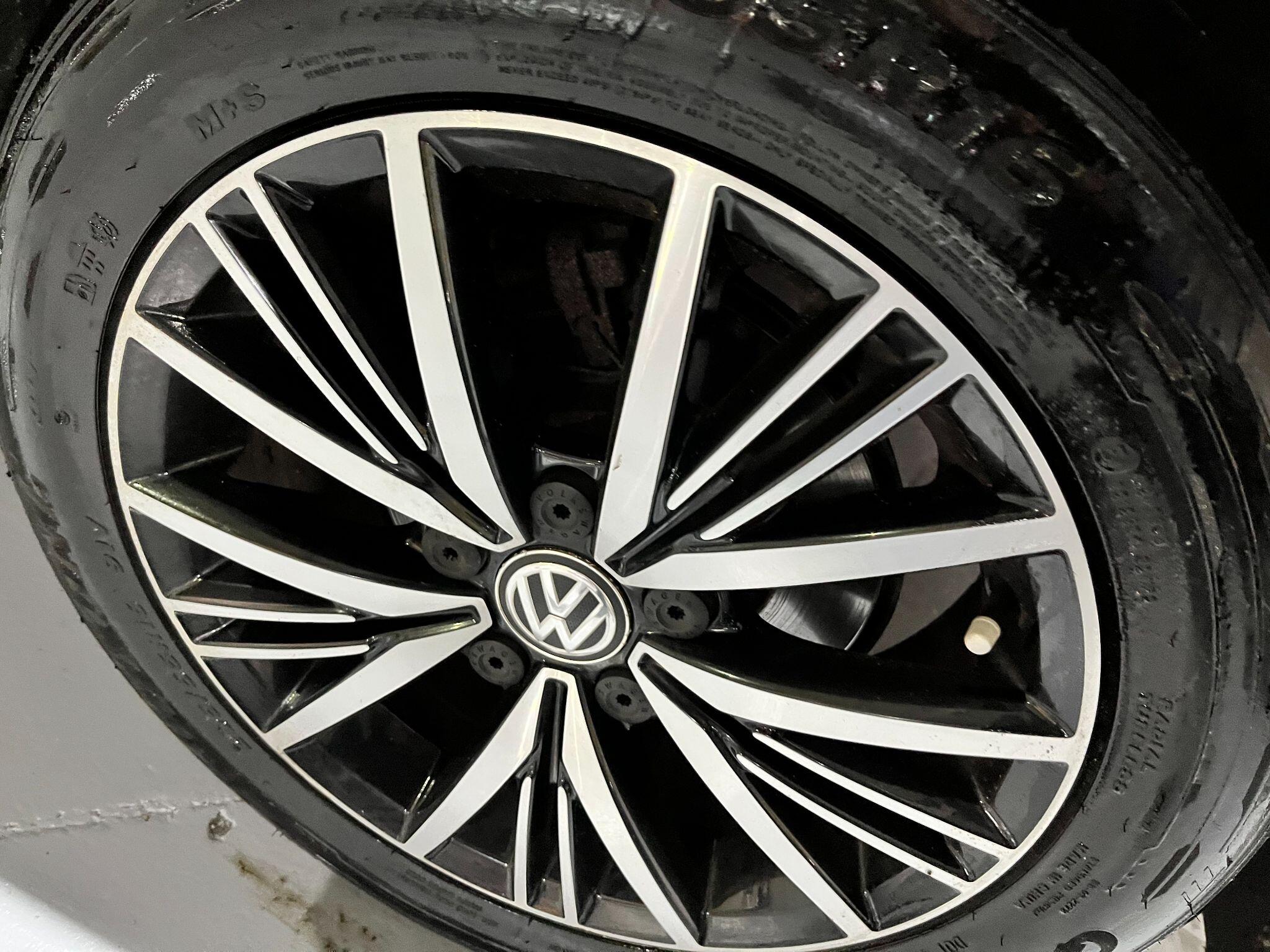 Volkswagen Golf view 59