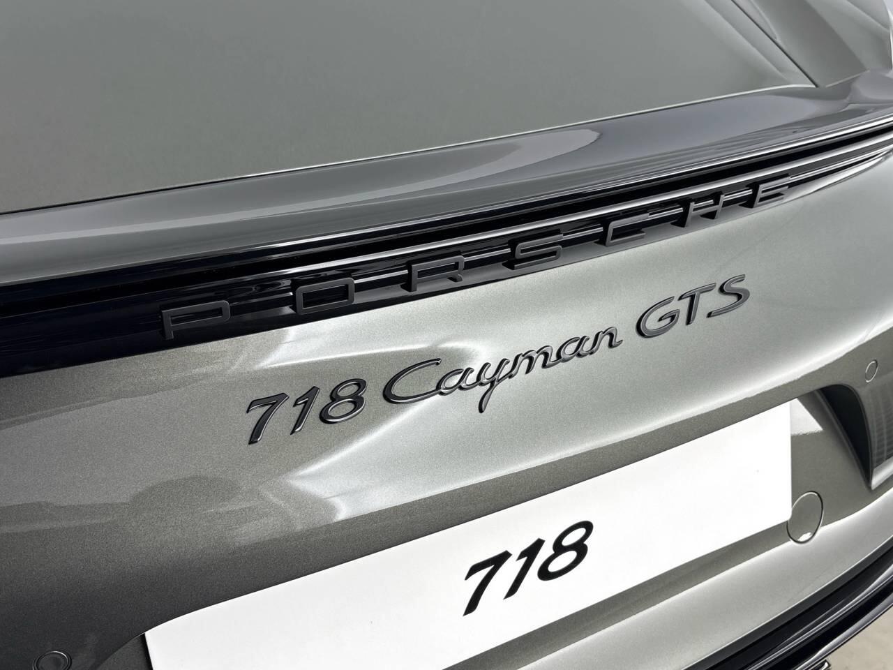 Porsche Cayman view 15
