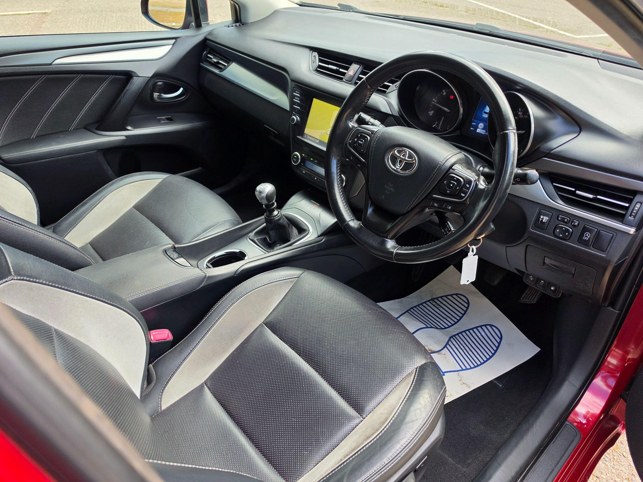 Toyota Avensis view 14