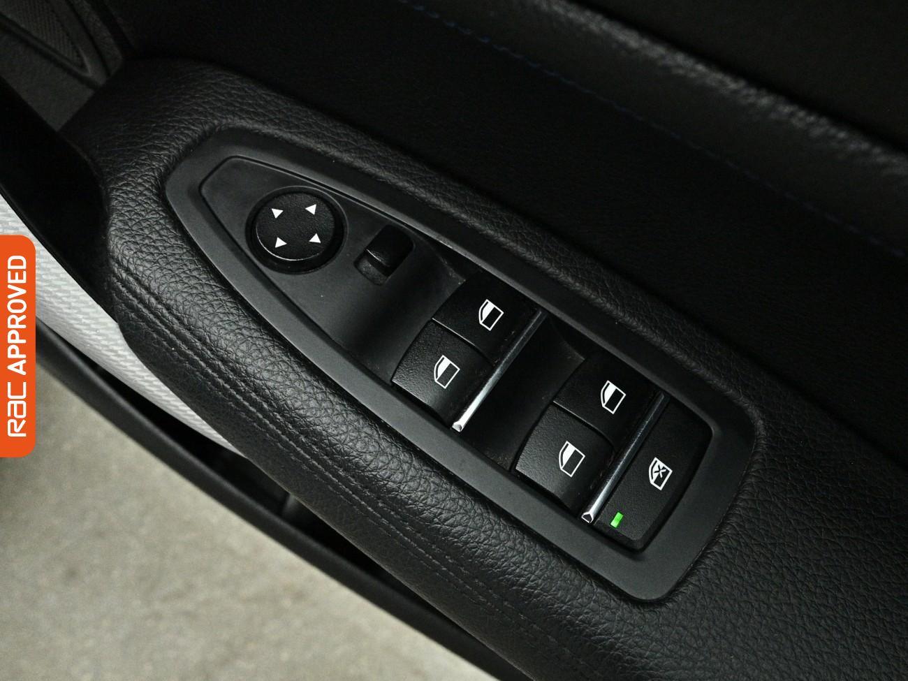 BMW 1 Series view 25