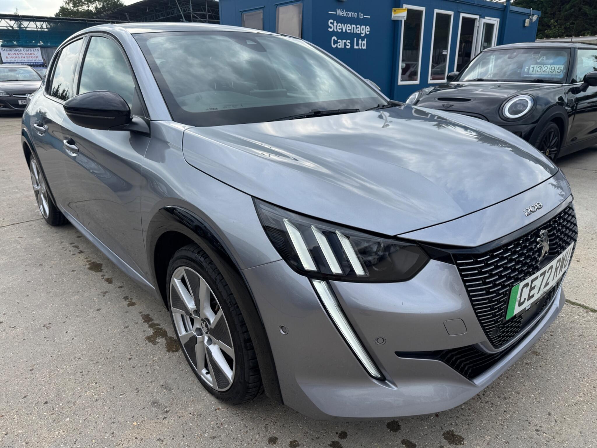 Peugeot E-208 view 7