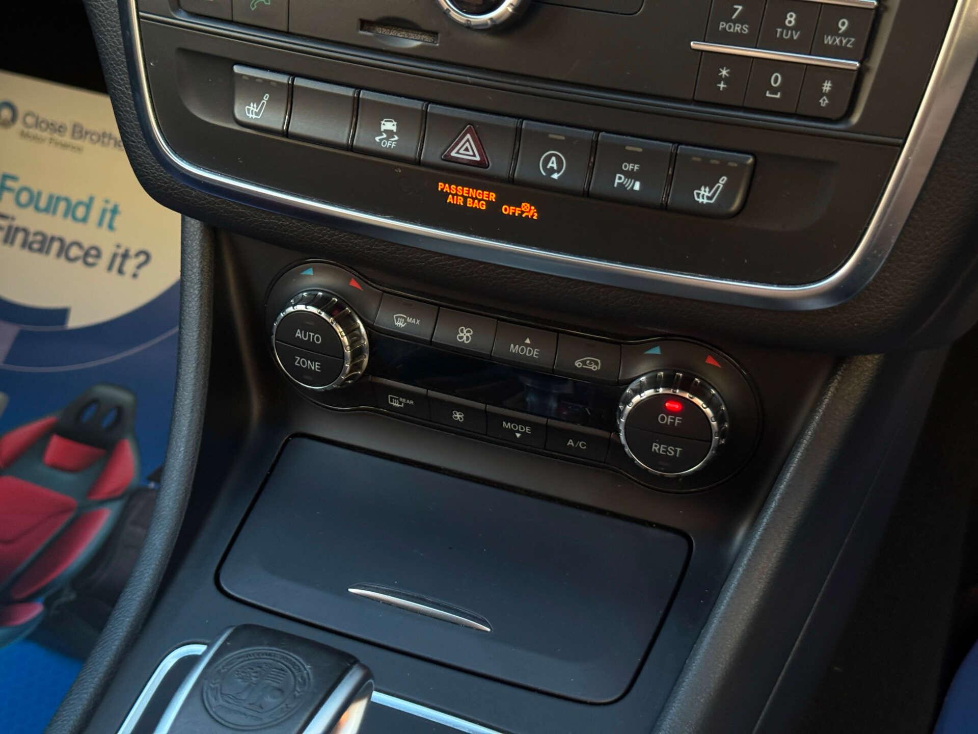 Mercedes-Benz Cla view 54
