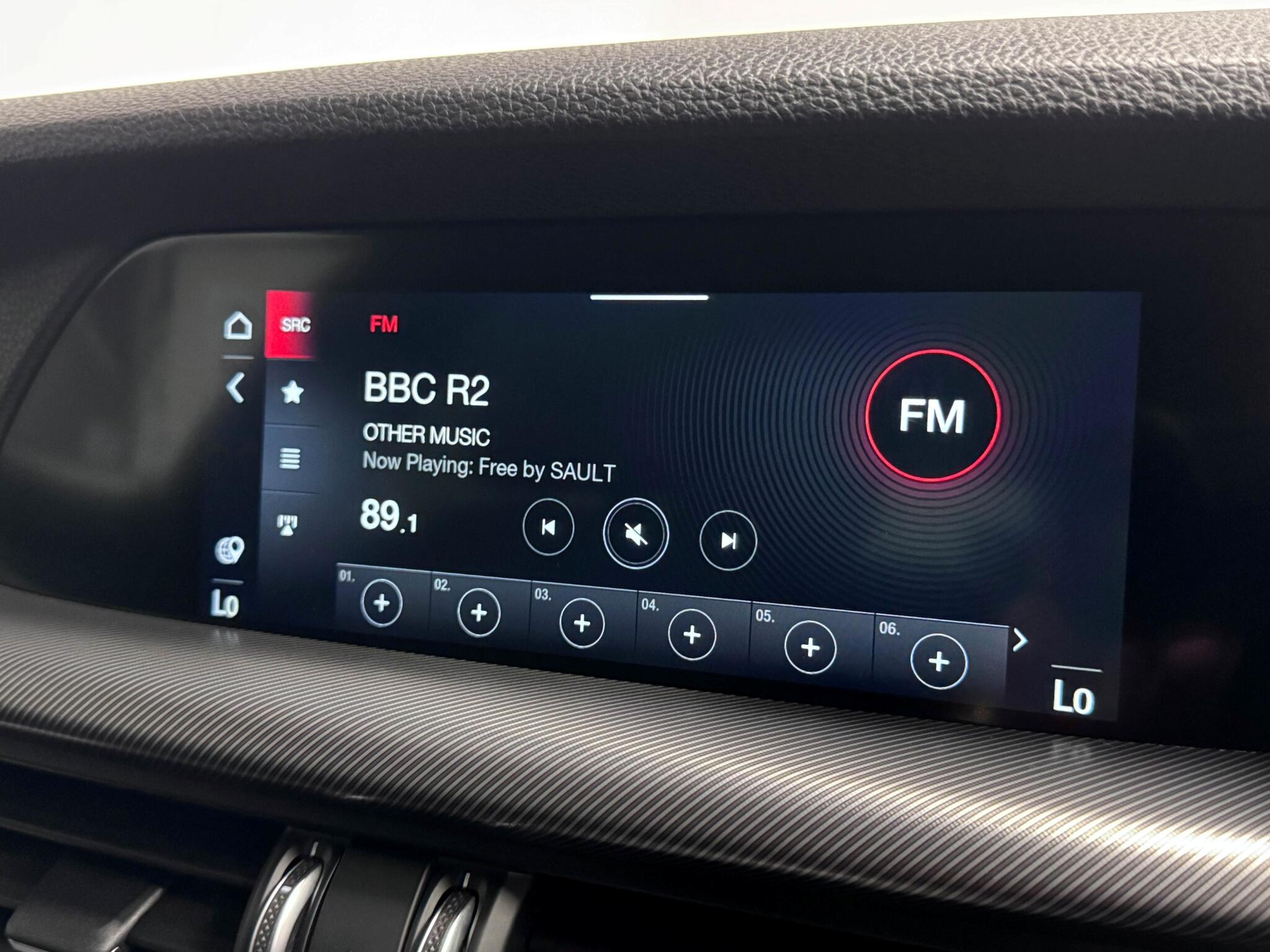 Alfa Romeo Stelvio view 41