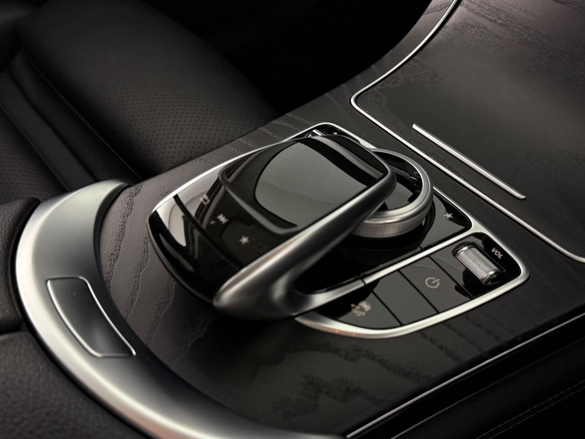 Mercedes-Benz GLC view 28