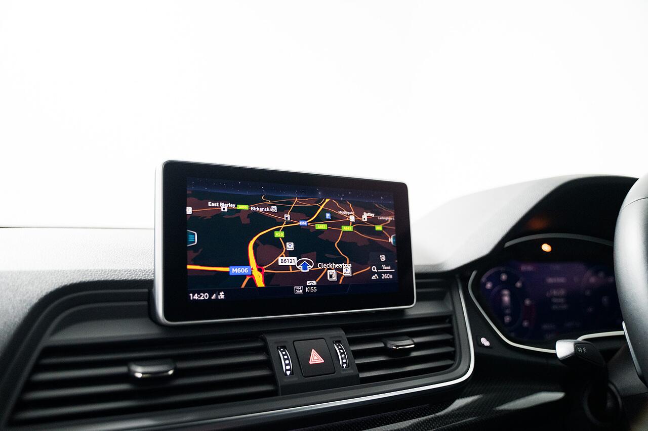 Audi SQ5 view 40