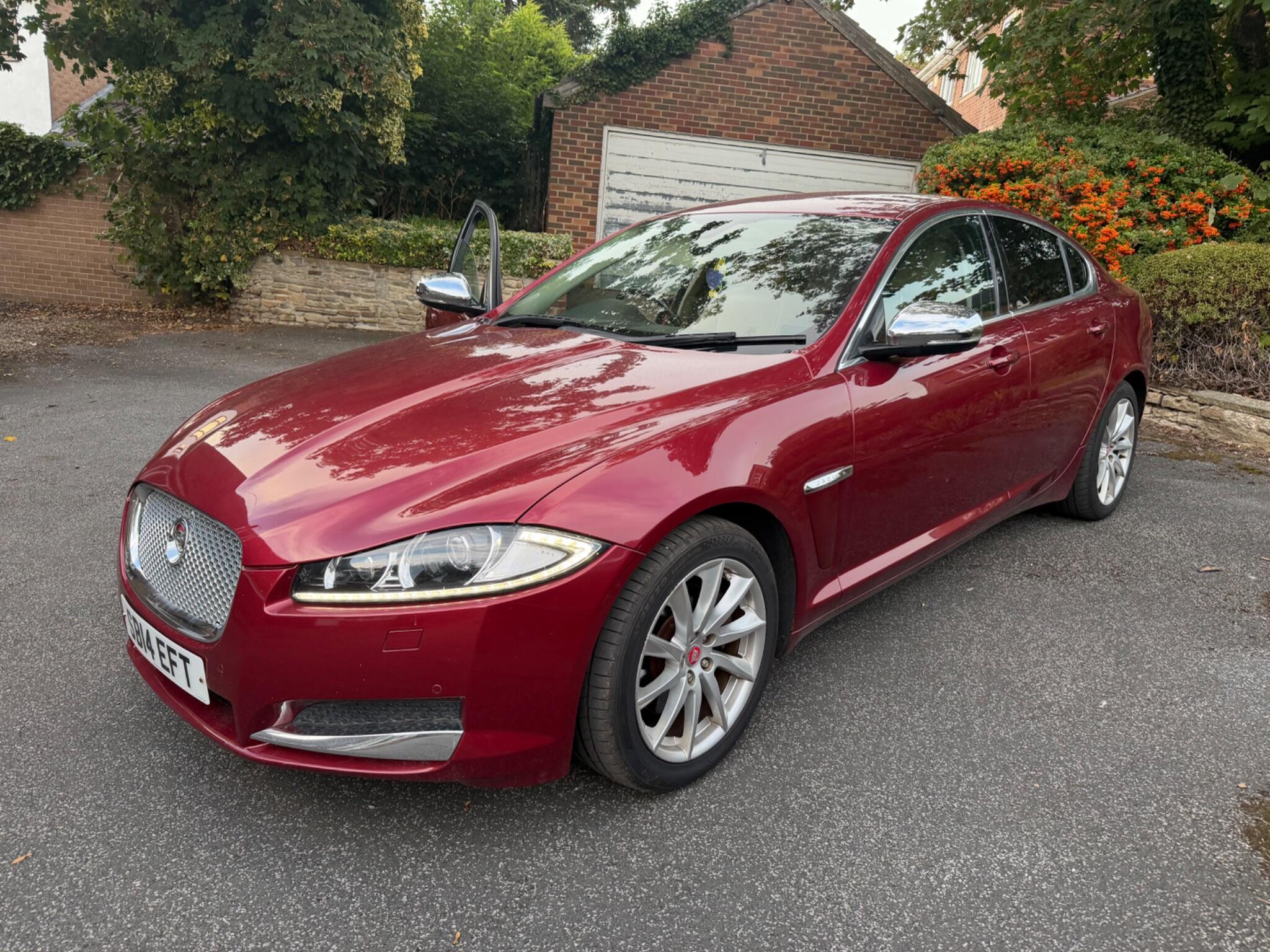 Jaguar XF view 55
