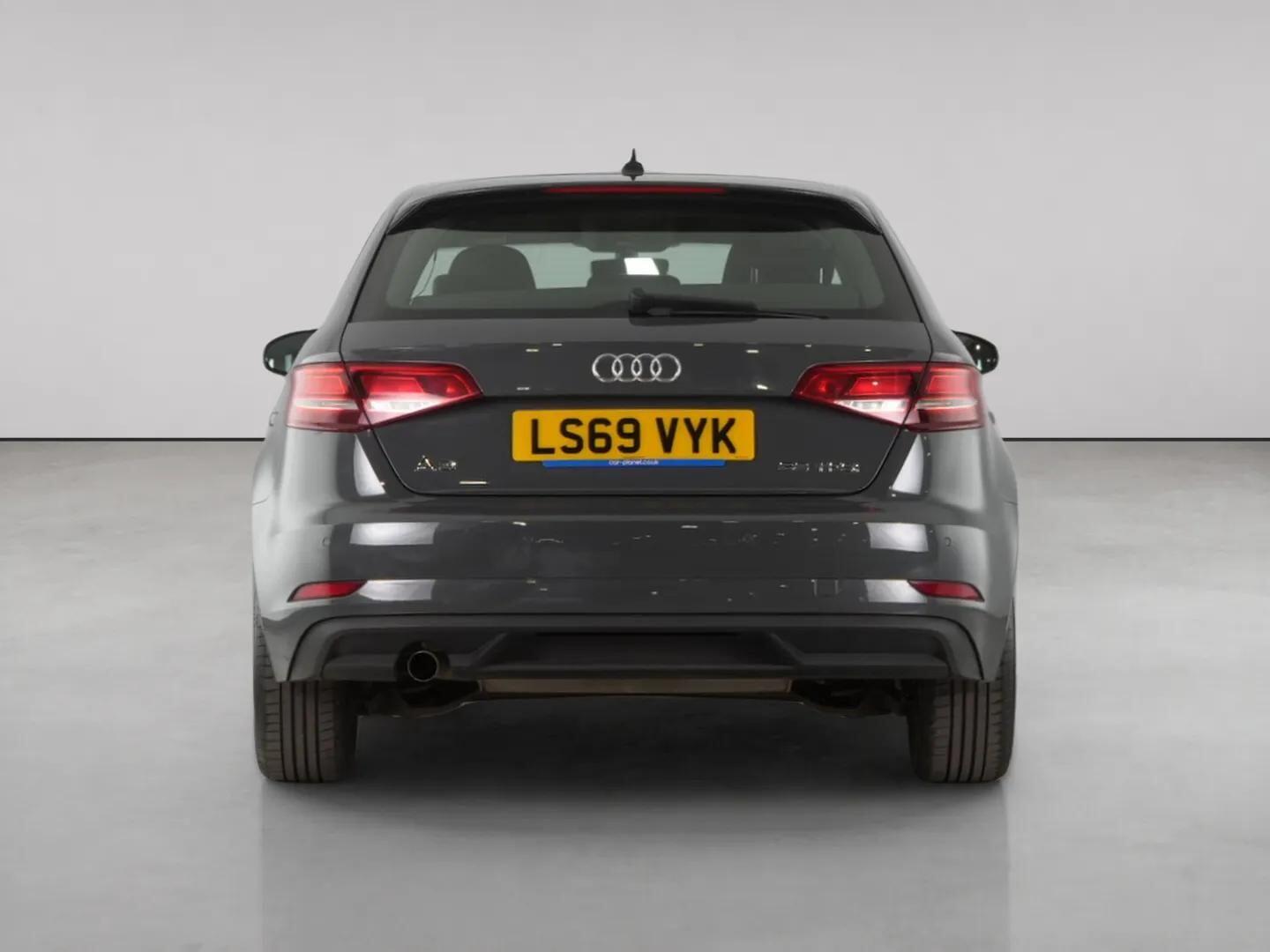 Audi A3 view 7