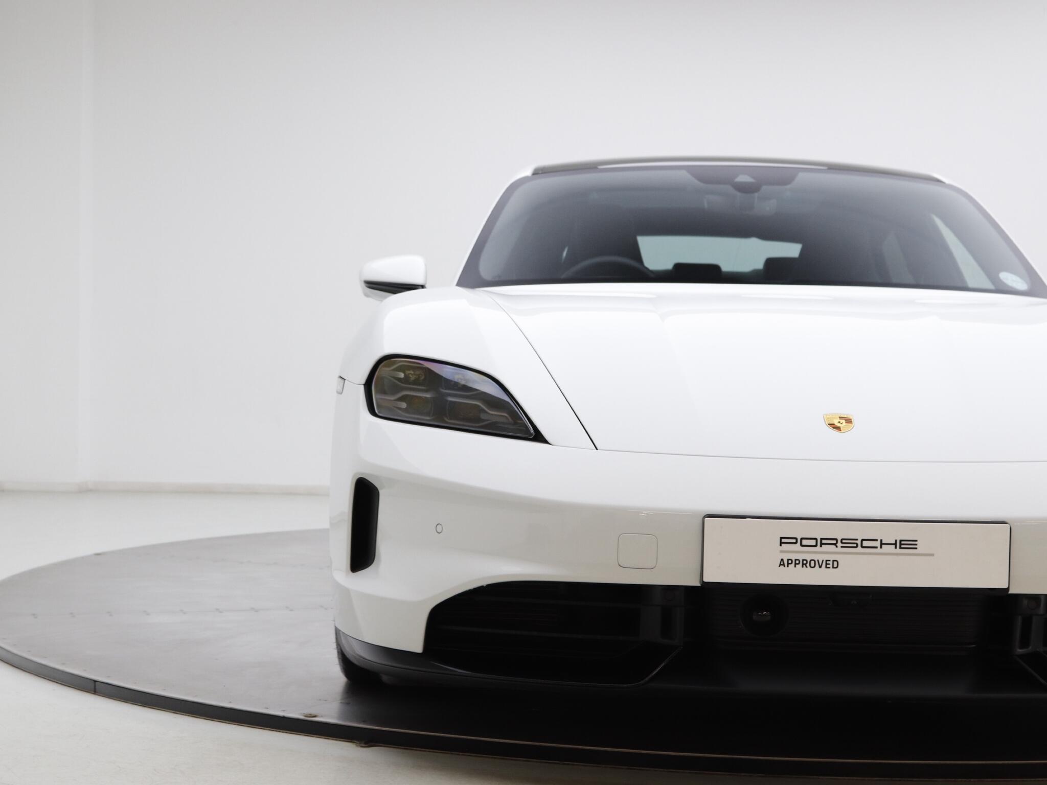 Porsche Taycan view 23