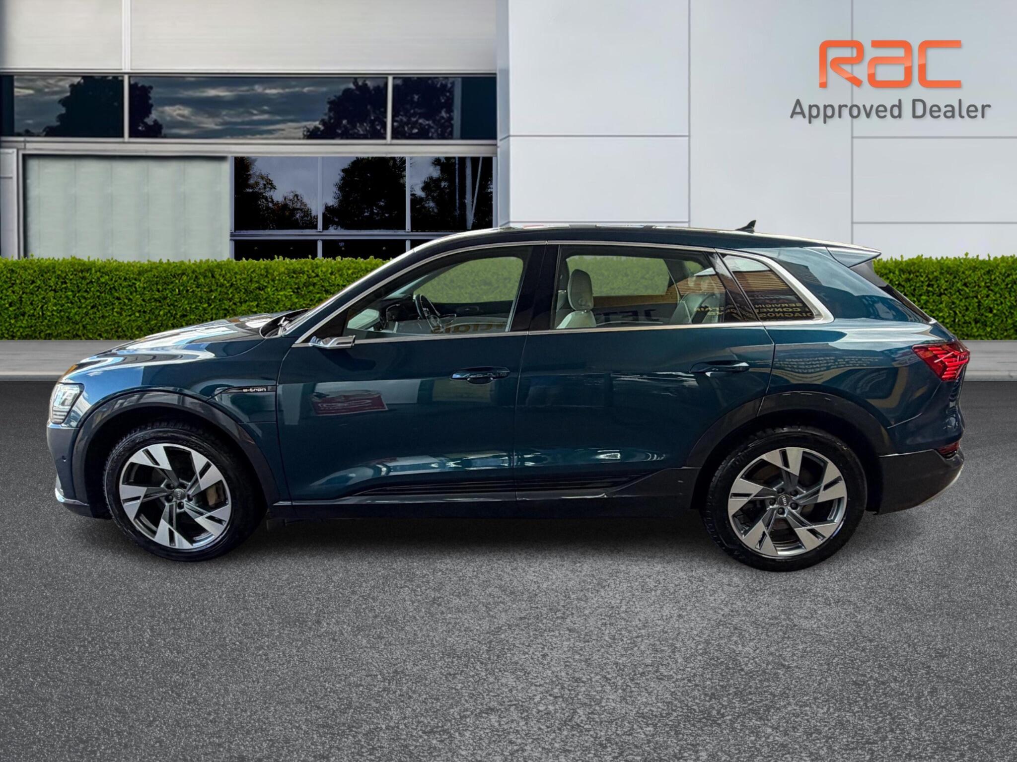 Audi E-Tron view 19