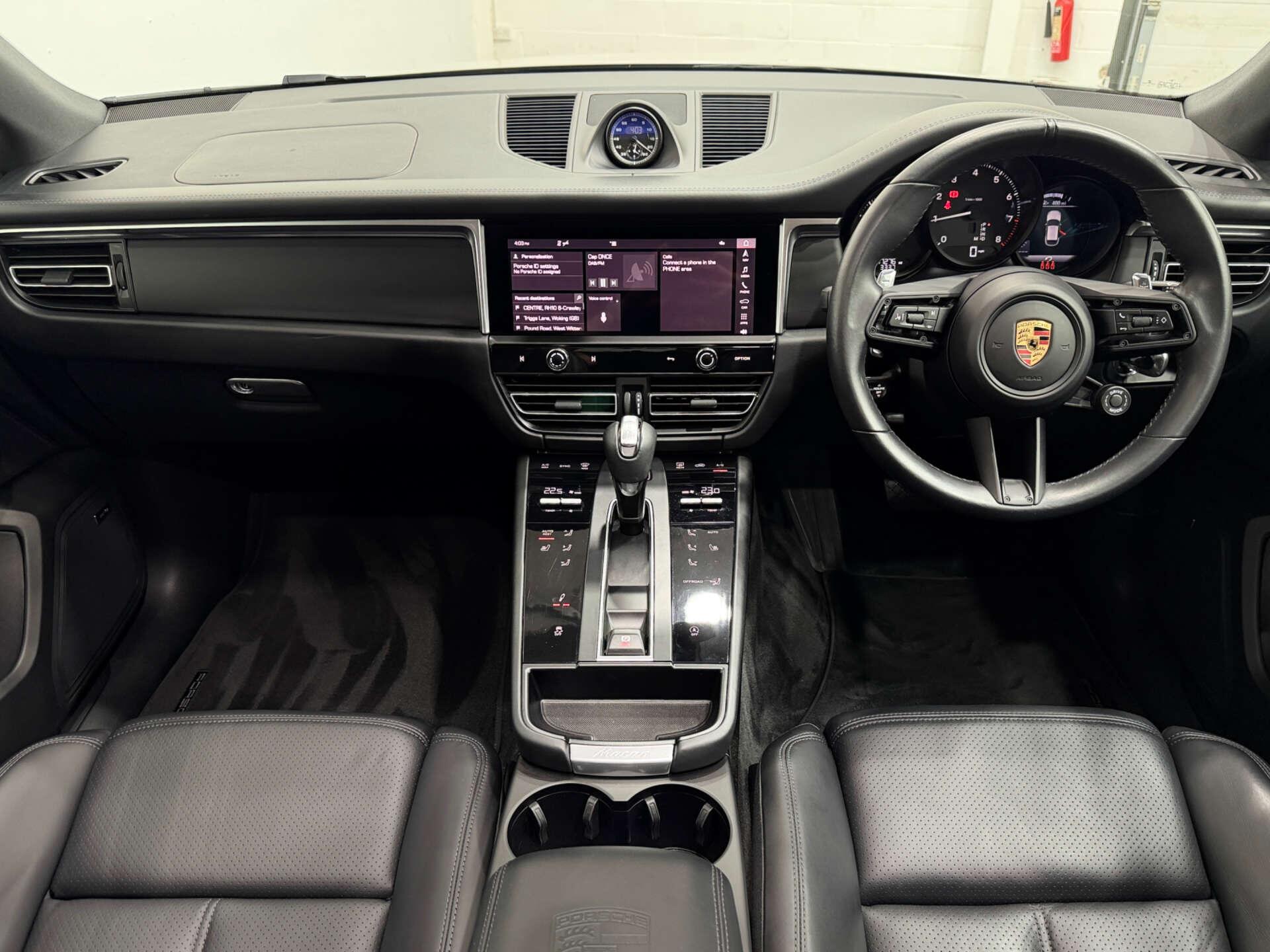 Porsche Macan view 19