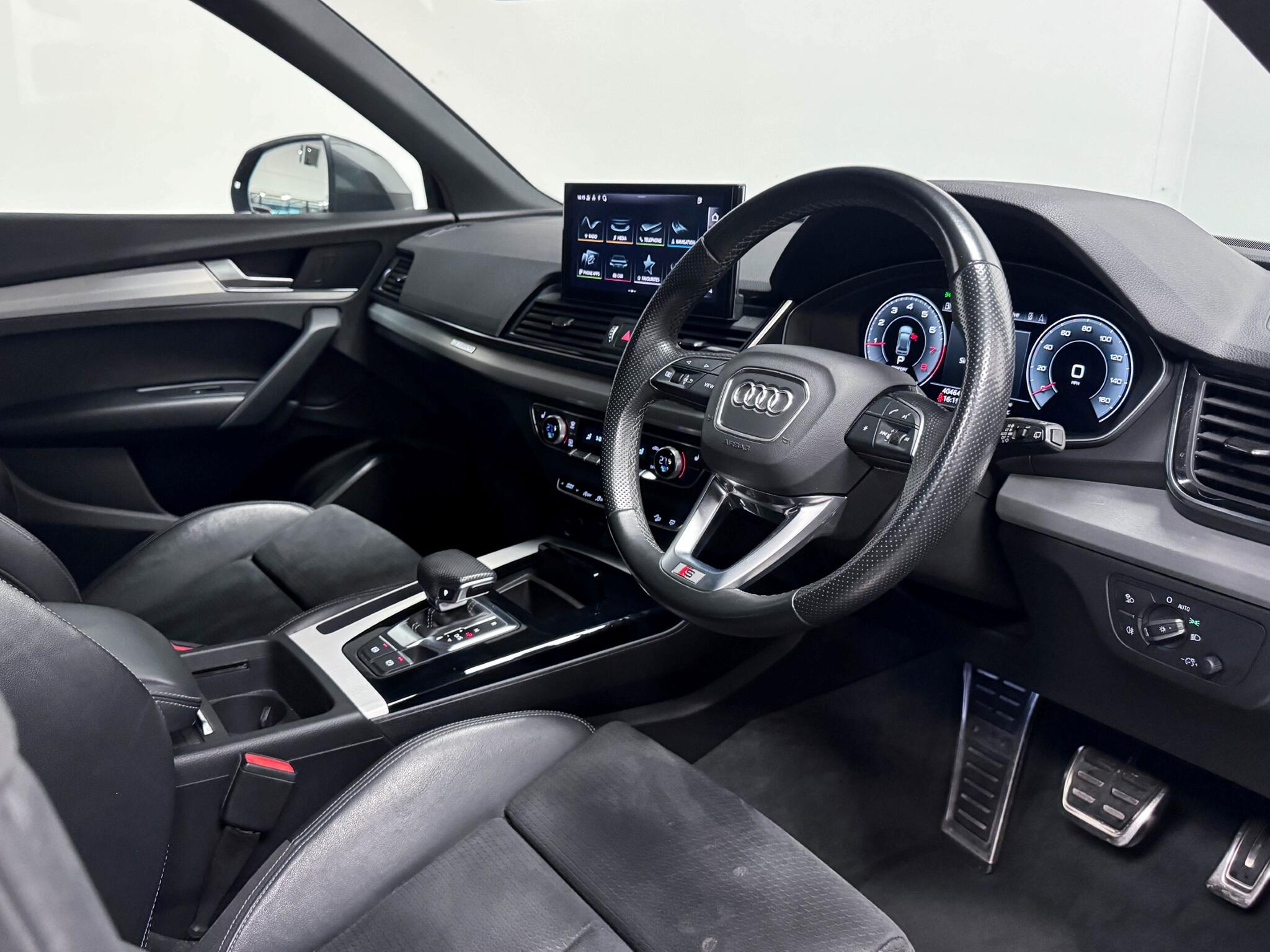 Audi Q5 view 28
