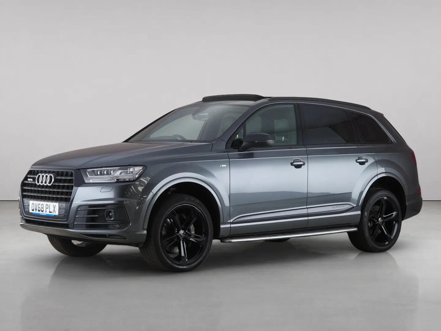 Audi Q7 view 2