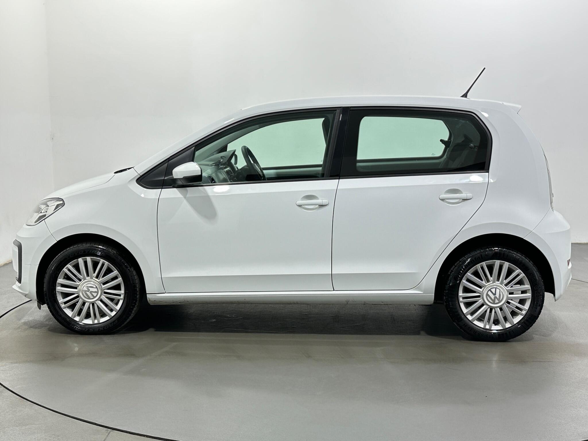 Volkswagen Up! view 5