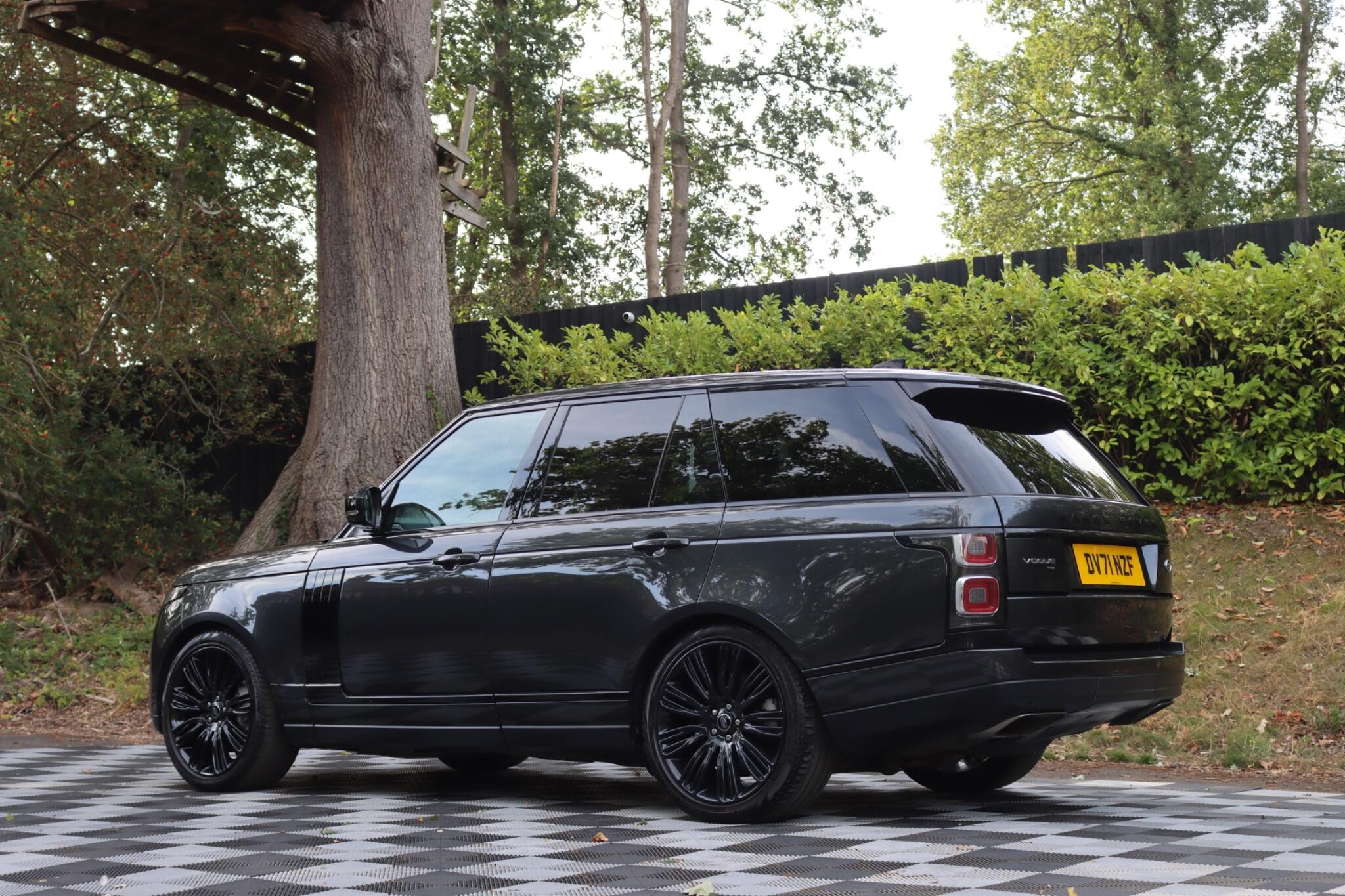 Land Rover Range Rover view 14