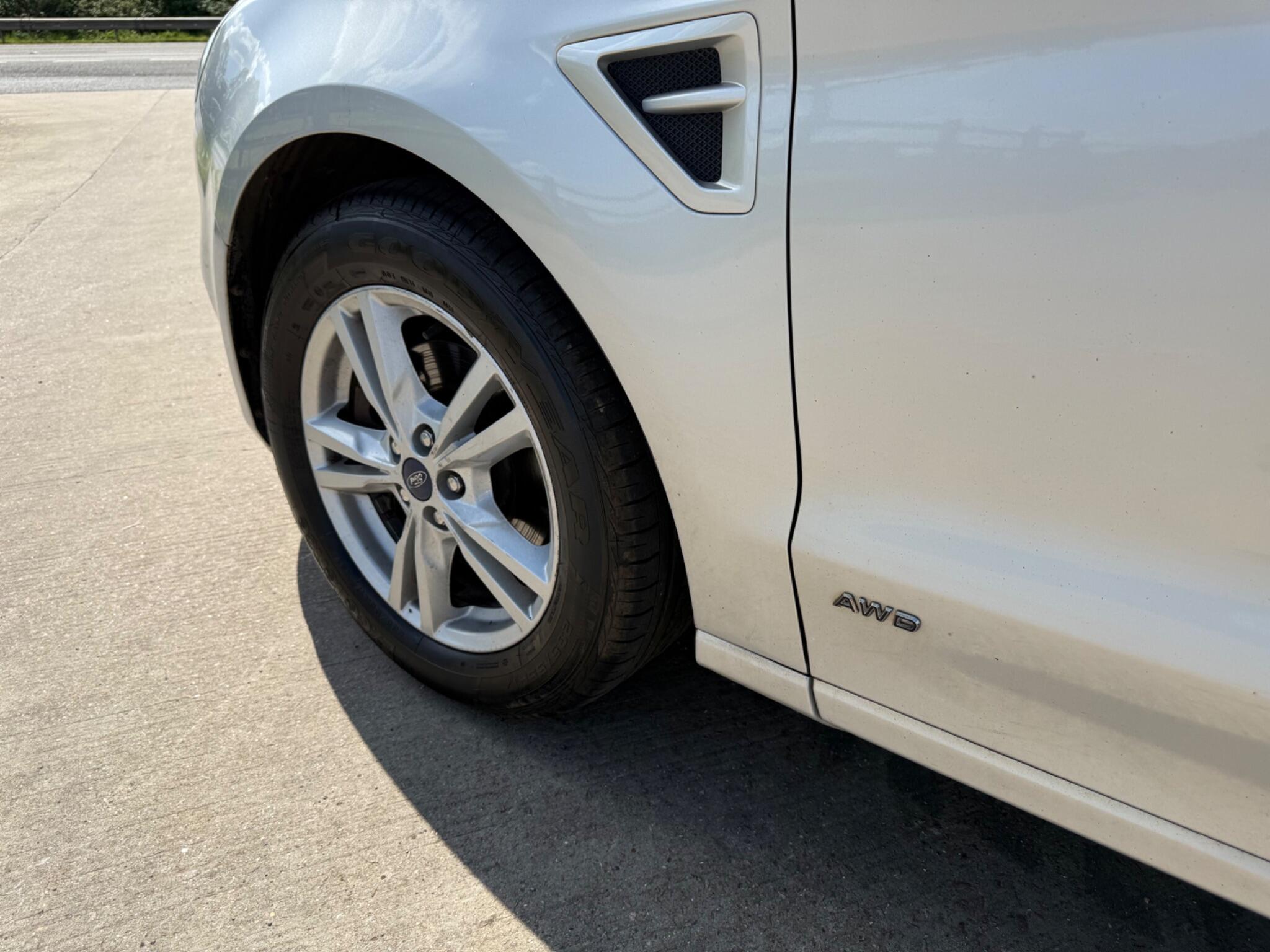Ford S-Max 2.0 TDCi Titanium Euro 6 (s/s) 5dr — photo 38 of 102