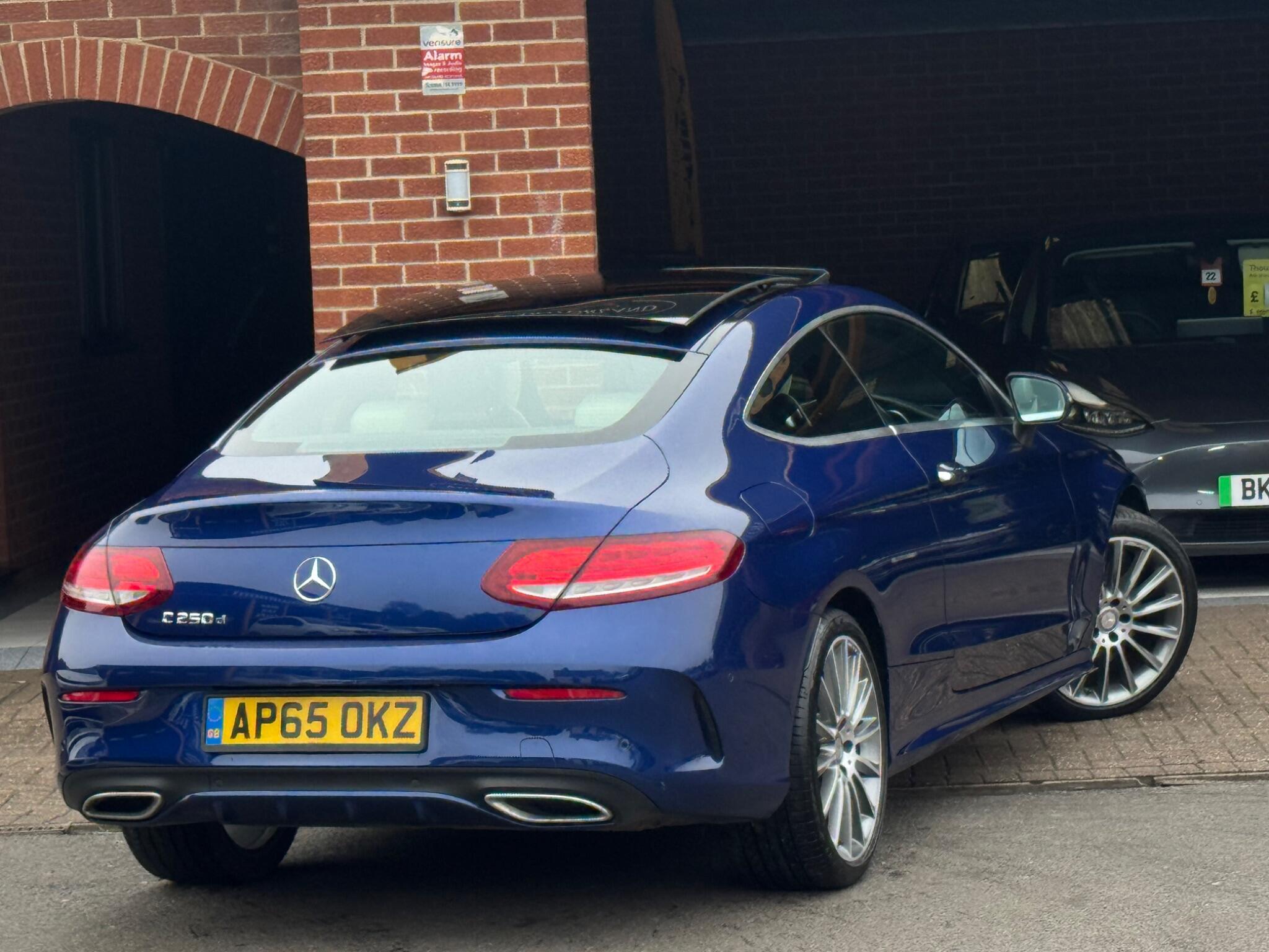 Mercedes-Benz C Class view 4