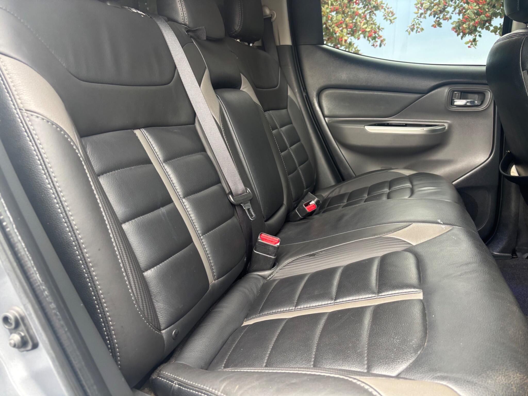 Mitsubishi L200 view 15