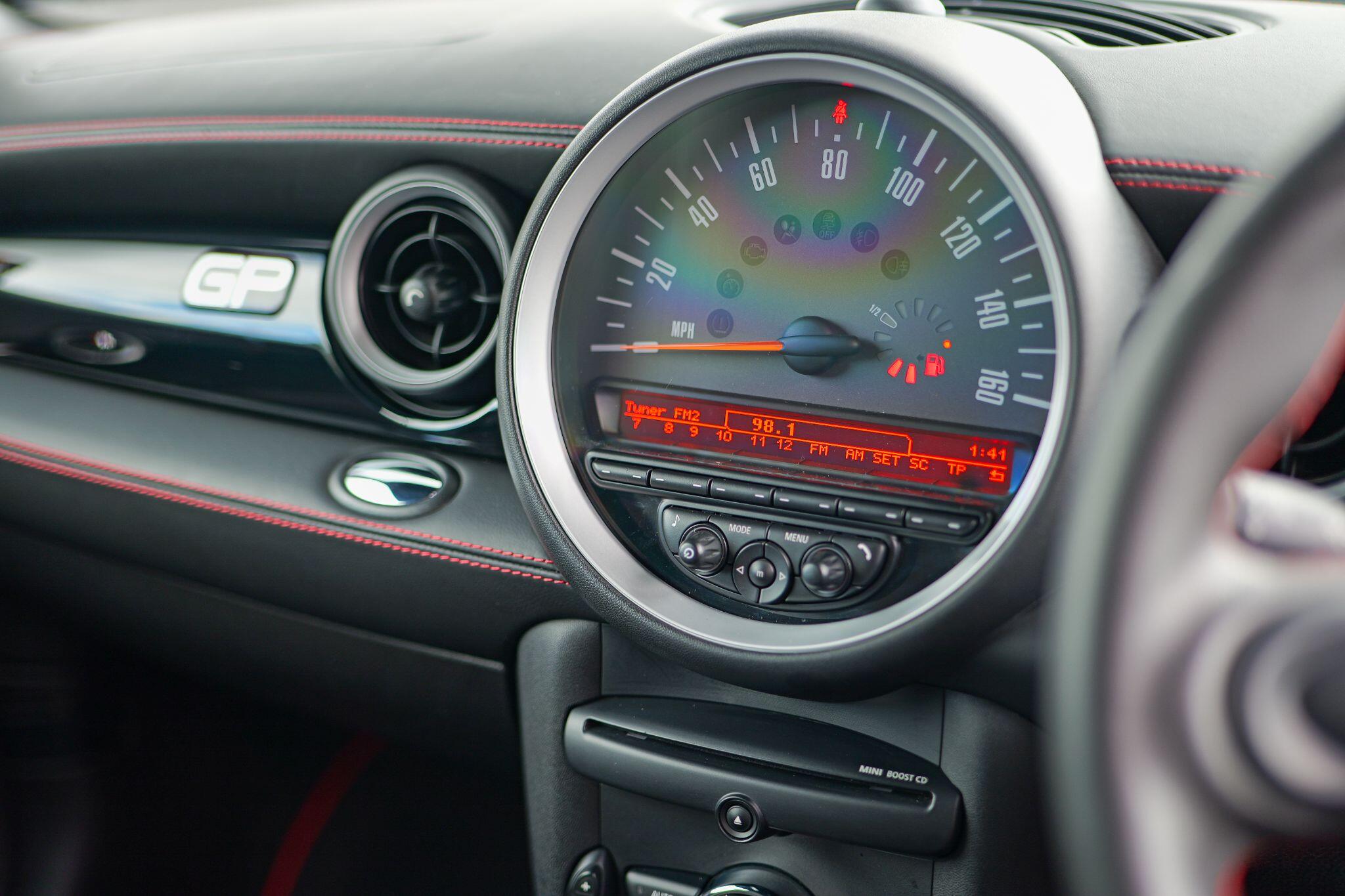 Mini Cooper view 15