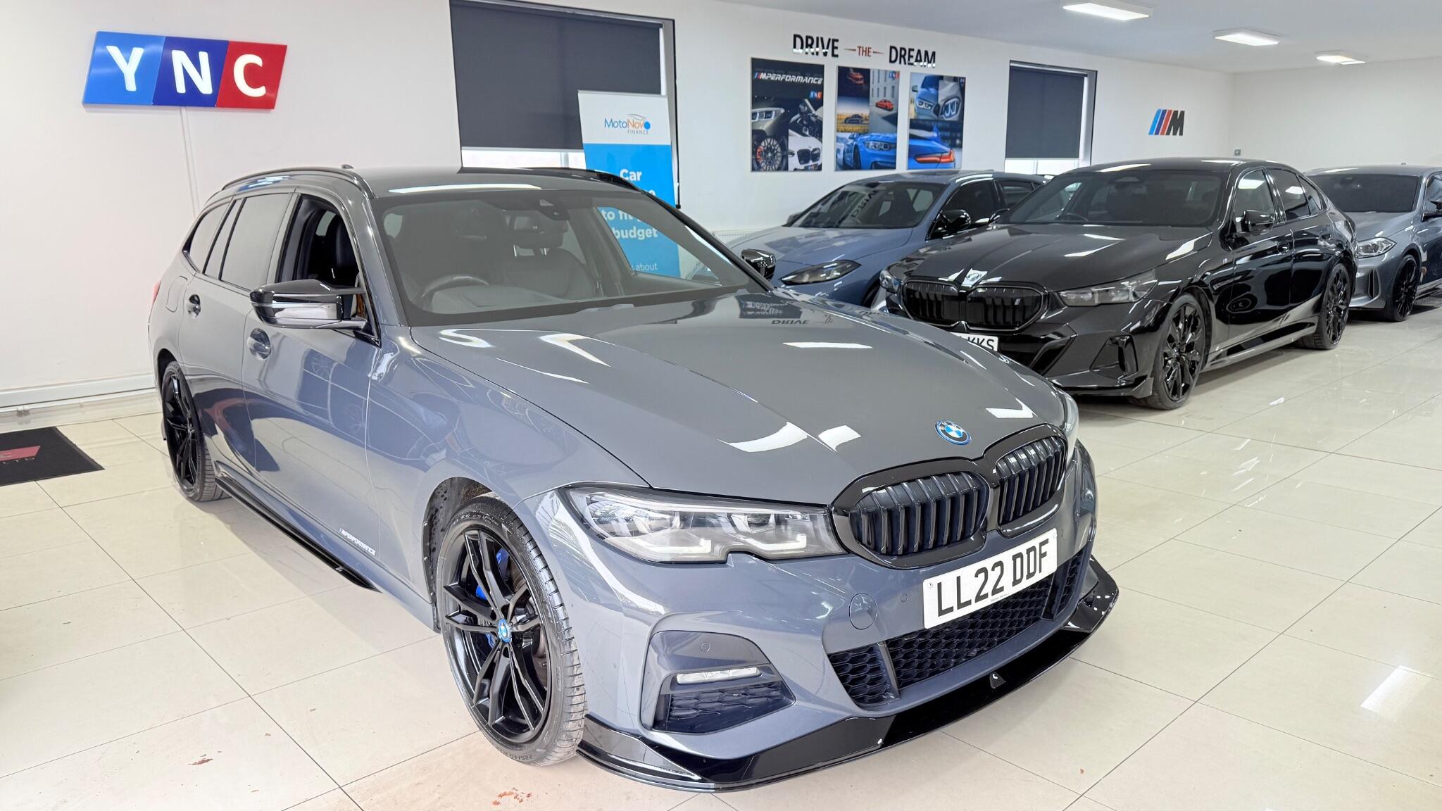 BMW 3 Series view 9
