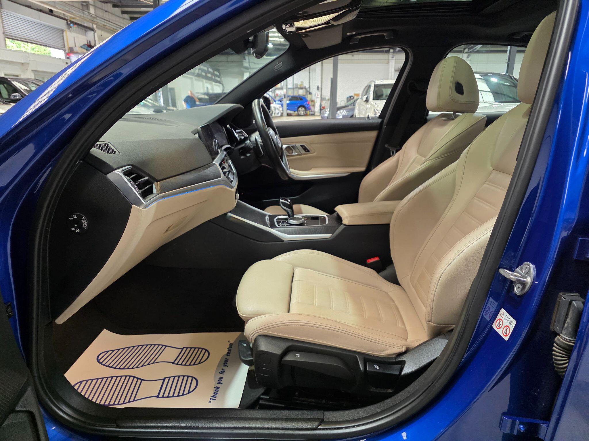 BMW 3 Series view 30