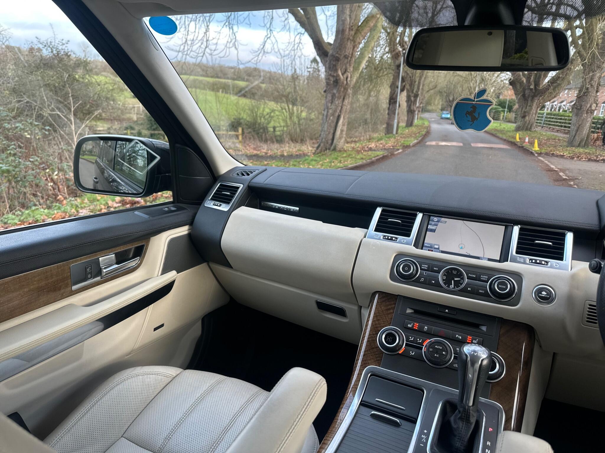 2011 Land Rover Range Rover Sport image 23